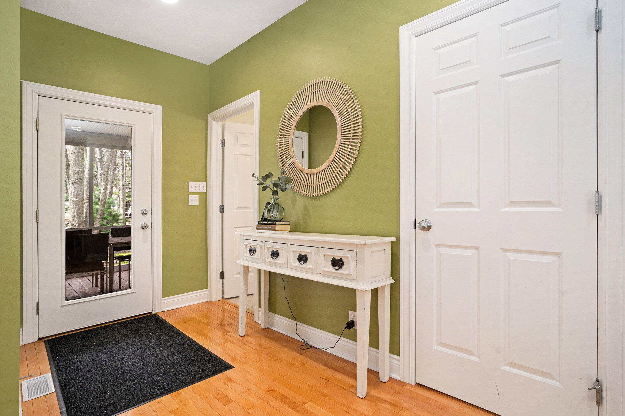 South Haven, Michigan, 49090, United States, 4 Bedrooms Bedrooms, ,4 BathroomsBathrooms,Residential,For Sale,1945011