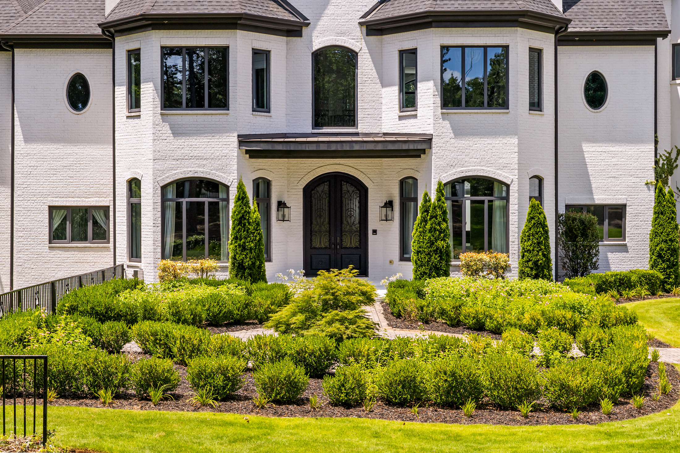  Exceptional Gated Estate with Resort-caliber Grounds - 物件實景