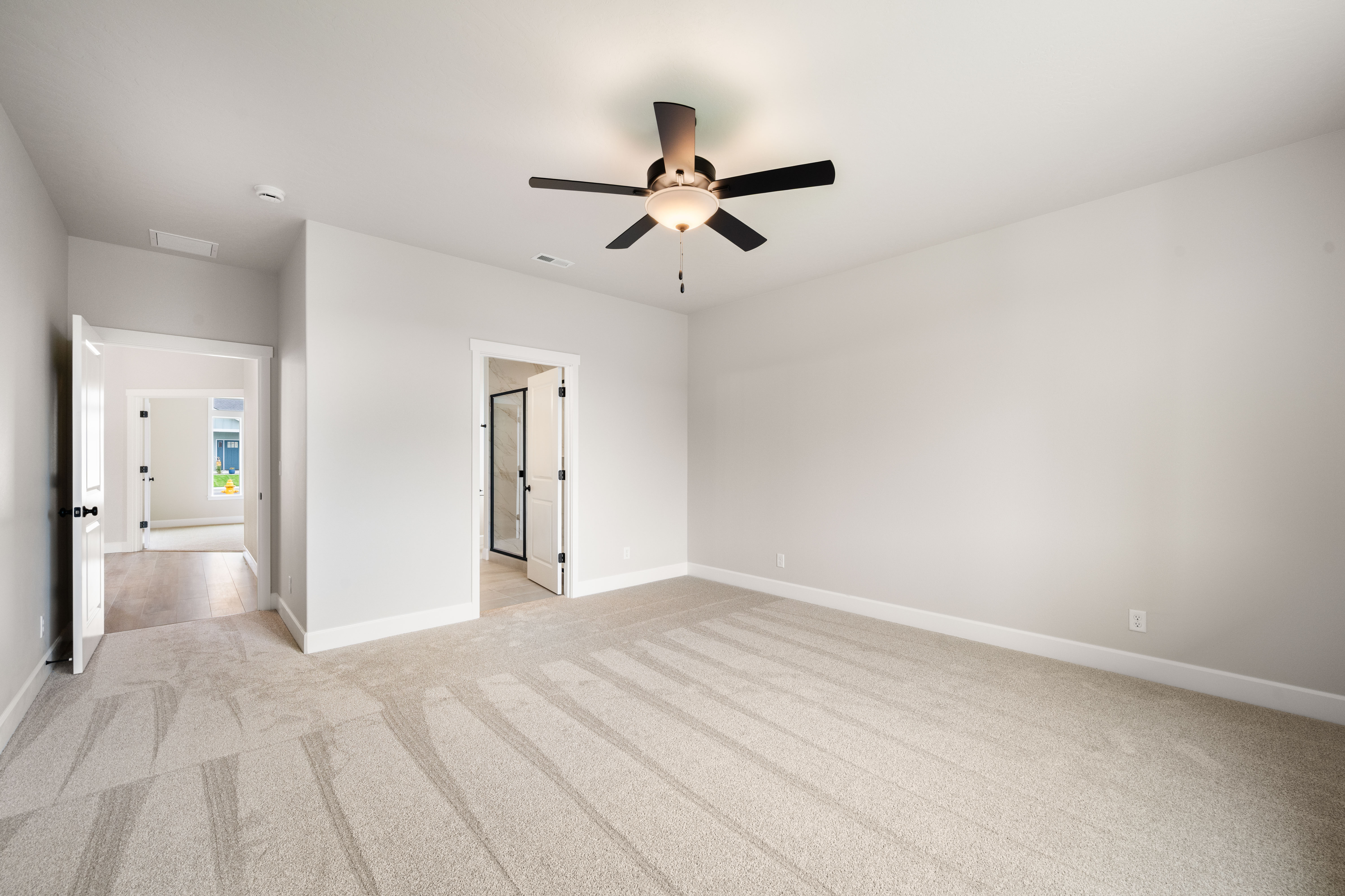  Incredible Floor Plan, Corner Lot & Fully Fenced - 物件實景