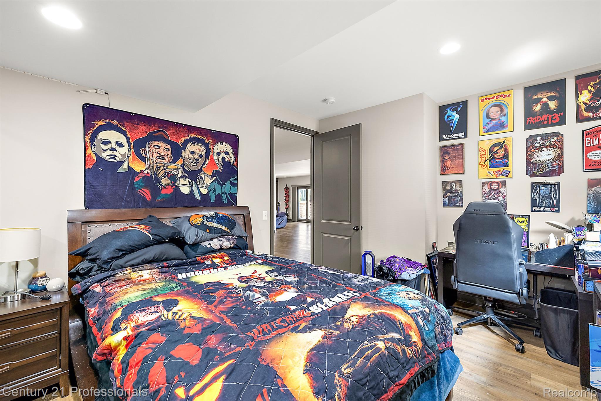 Davisburg, Michigan, 48350, United States, 5 Bedrooms Bedrooms, ,4 BathroomsBathrooms,Residential,For Sale,1978362