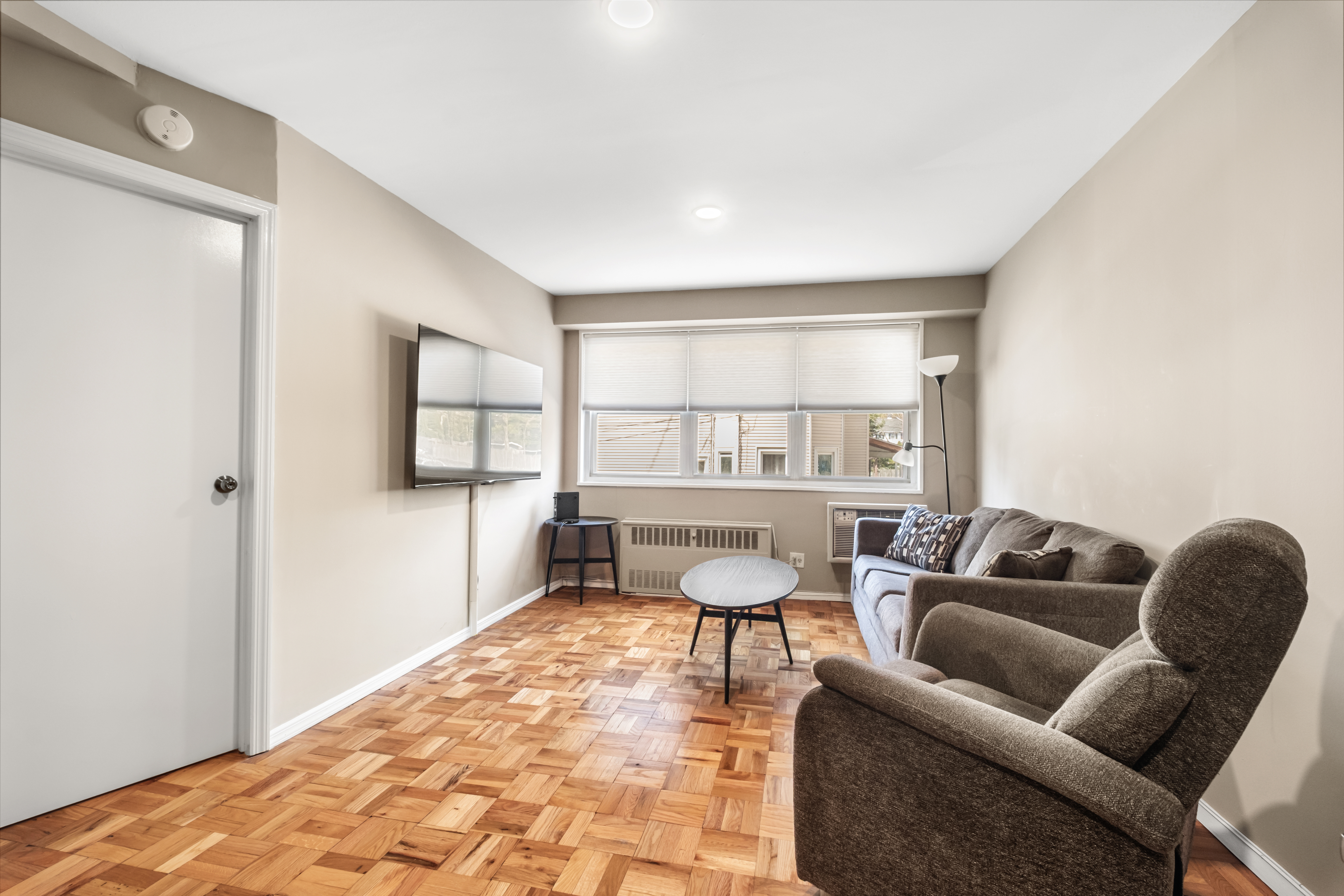  Located in the heart of White Plains. - 物件實景