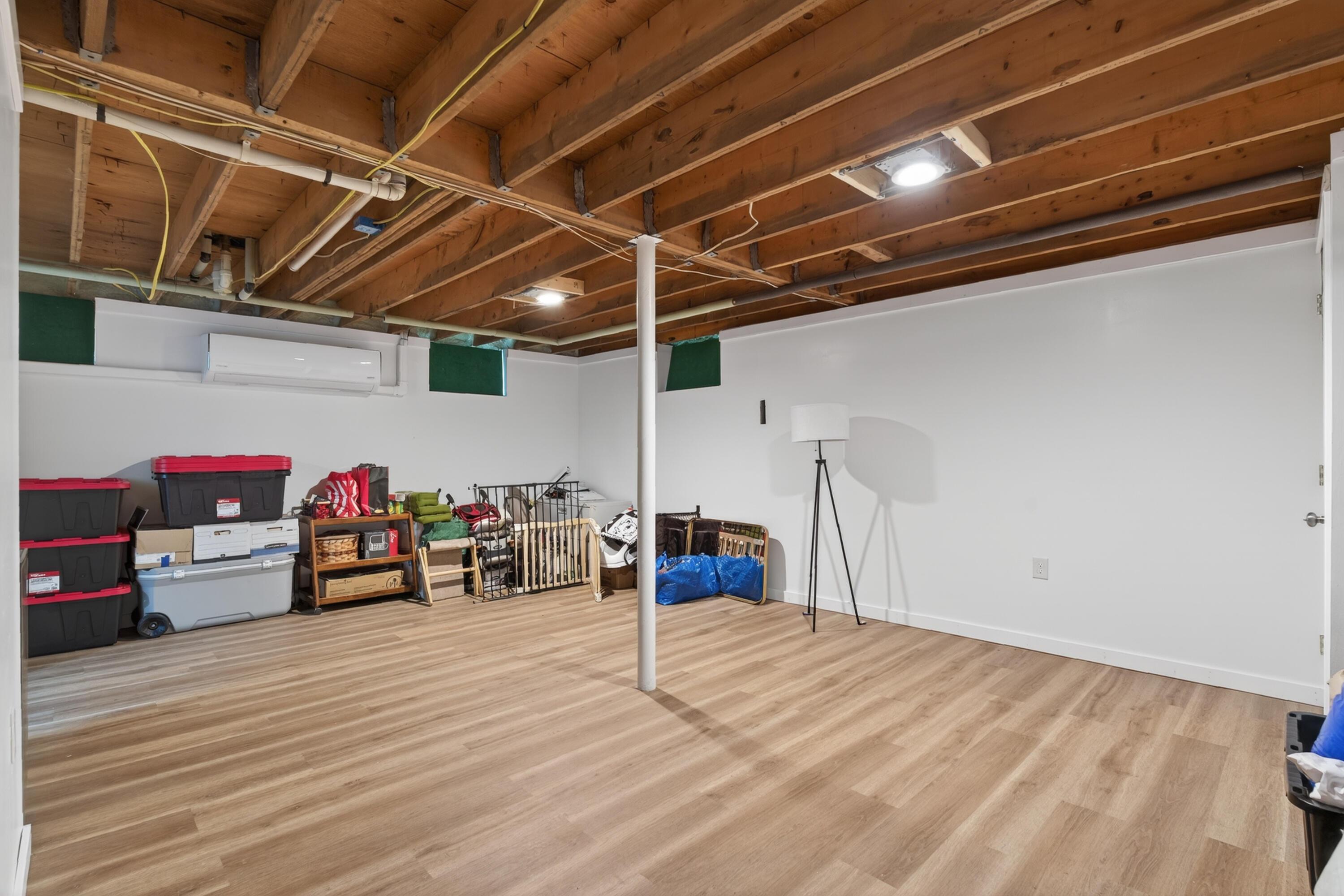  798 Maine Street - 物件實景