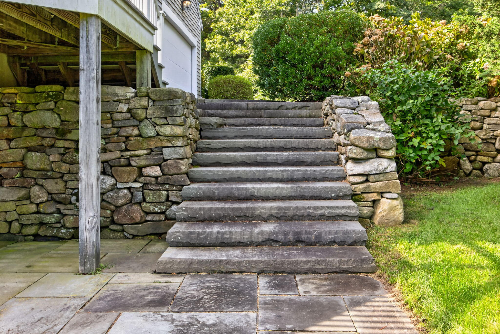  122 Country Club Road - 物件實景