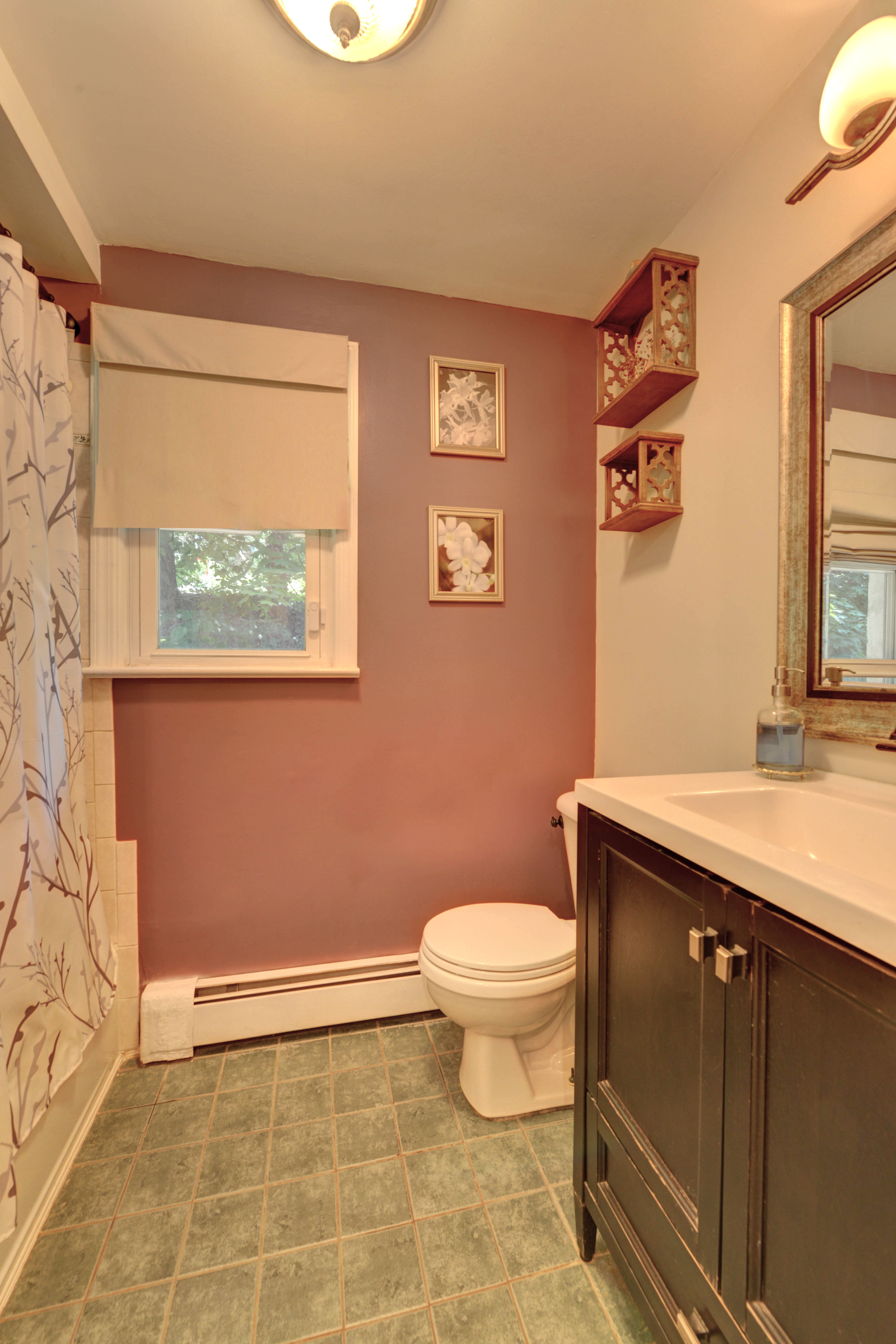 Mahwah, New Jersey, 07430, United States, 4 Bedrooms Bedrooms, ,2 BathroomsBathrooms,Residential,For Sale,1931403
