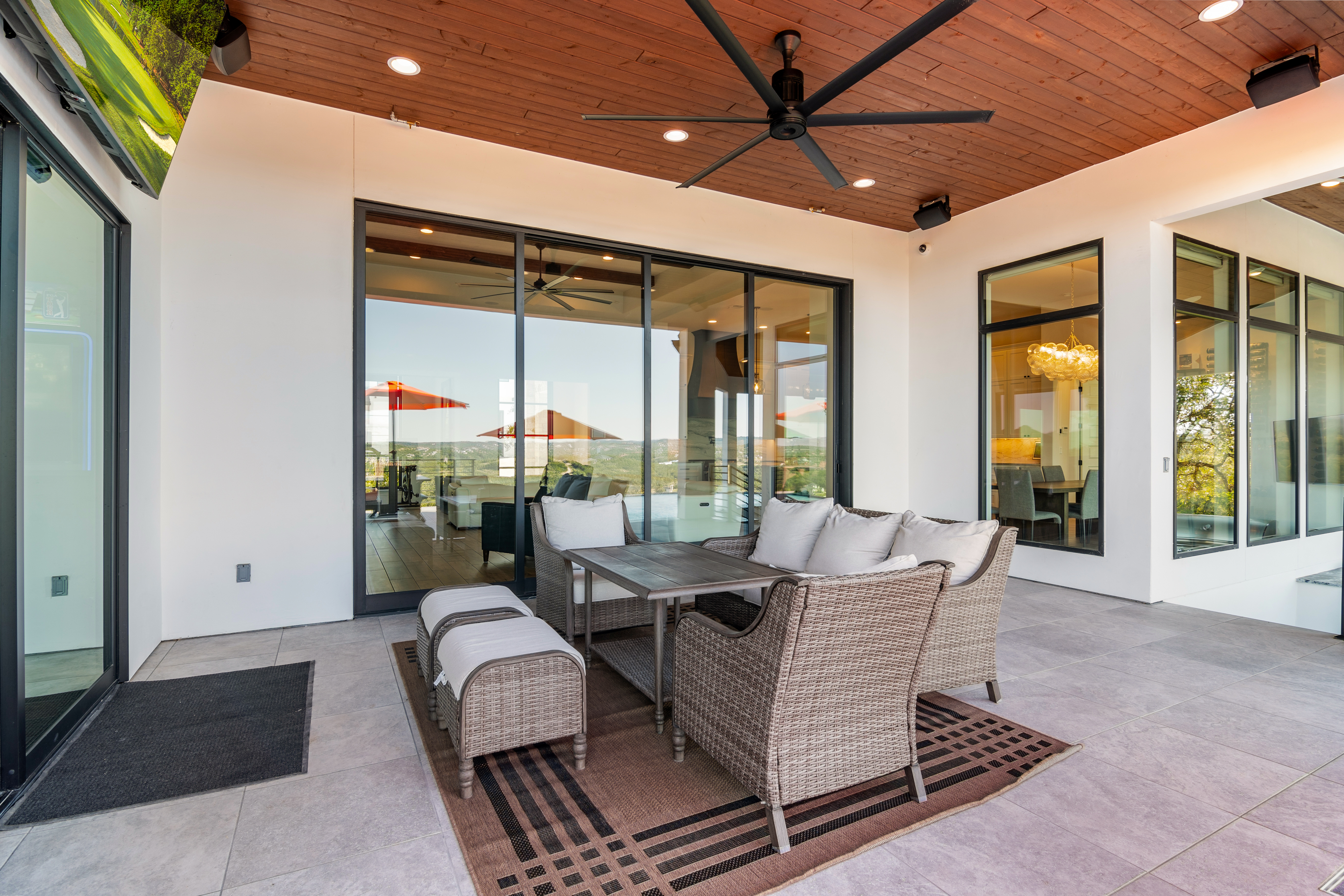  Panoramic Views and Luxury Living - 物件實景