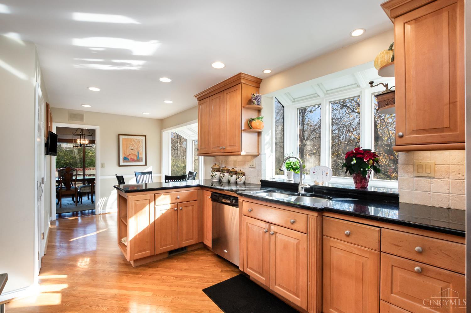 Blue Ash, Ohio, 45241, United States, 3 Bedrooms Bedrooms, ,3 BathroomsBathrooms,Residential,For Sale,2003391