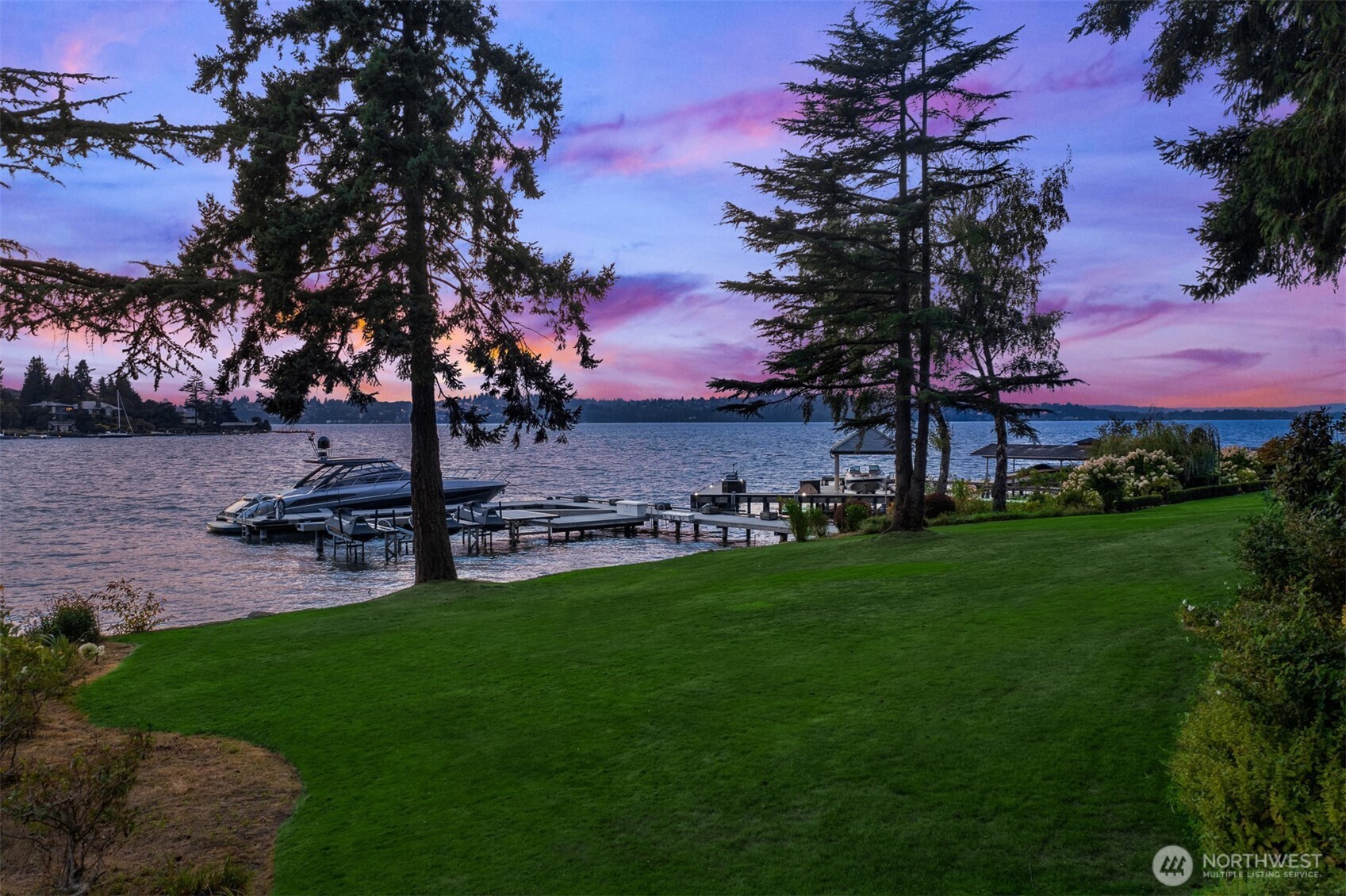 Hunts Point, Washington, 98004, United States, 5 Bedrooms Bedrooms, ,3 BathroomsBathrooms,Residential,For Sale,1865722