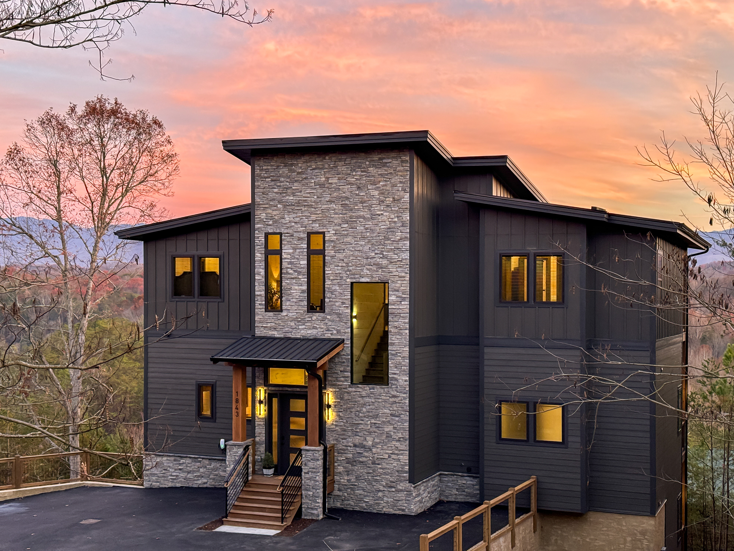 John Sevier, Tennessee, 37876, United States, 6 Bedrooms Bedrooms, ,8 BathroomsBathrooms,Residential,For Sale,2000346