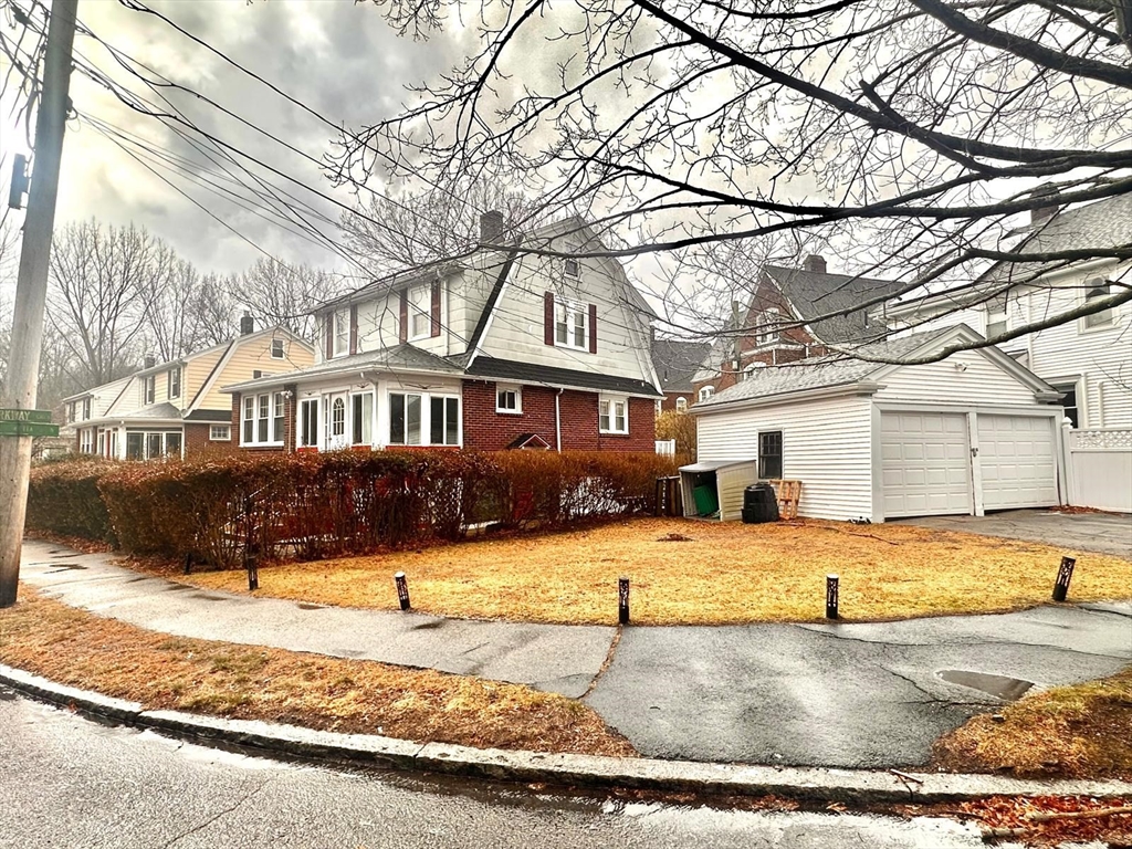Milton, Massachusetts, 02186, United States, 3 Bedrooms Bedrooms, ,1 BathroomBathrooms,Residential,For Sale,2010793