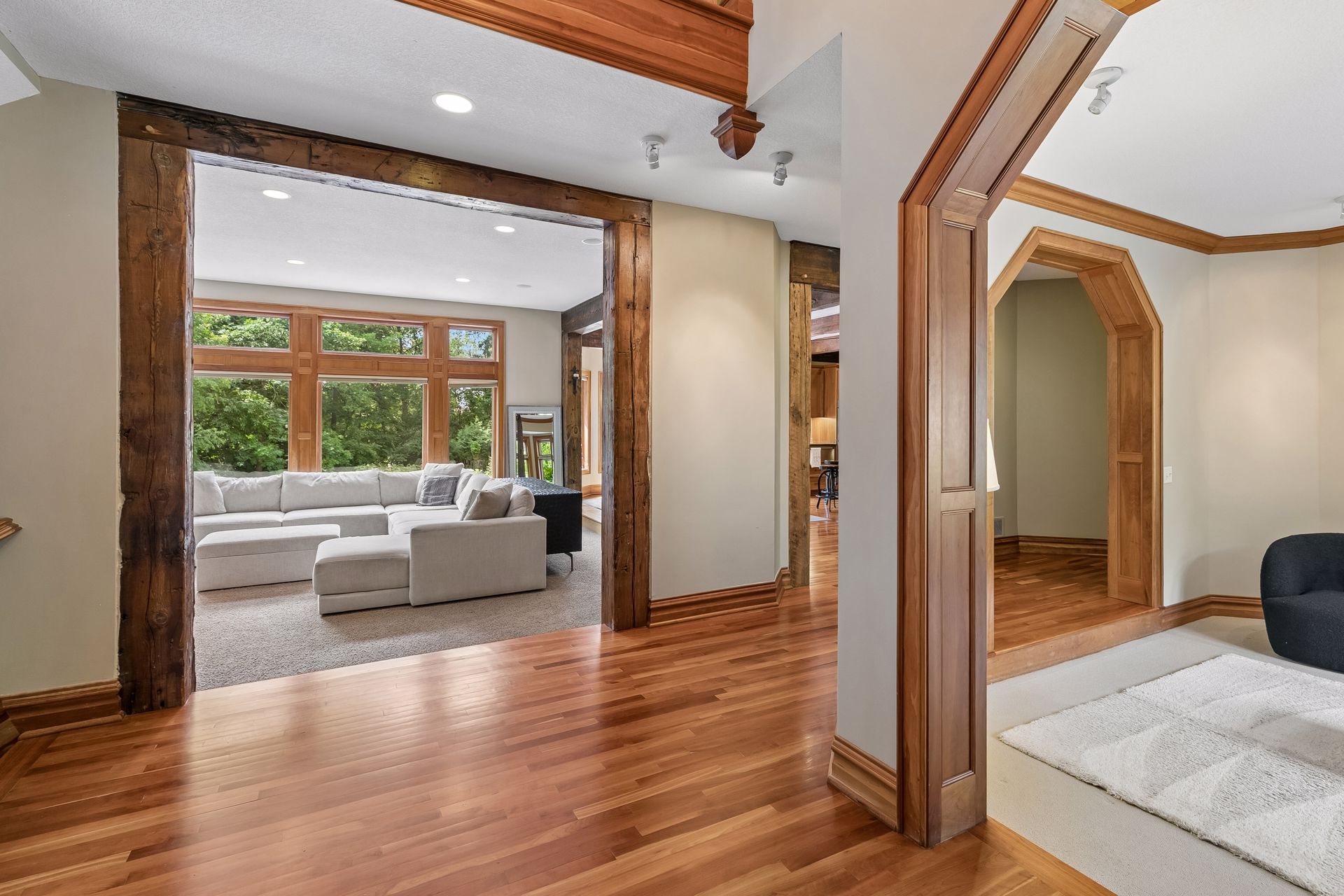  One-of-a-kind wooded retreat in Lakeville - 物件實景