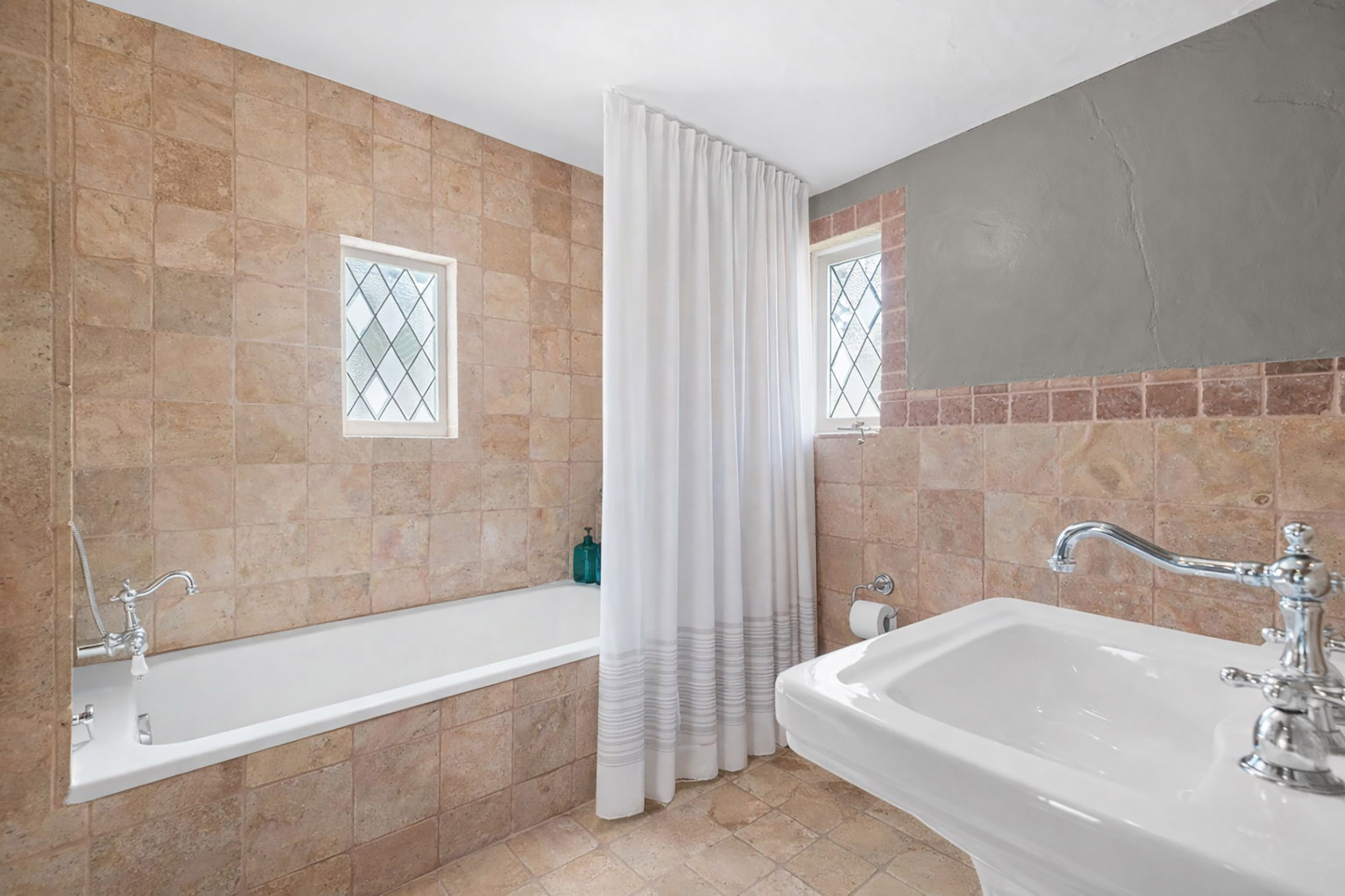  Timeless Ardmore Park Home Blends Classic Charm with Custom Renovations - 物件實景