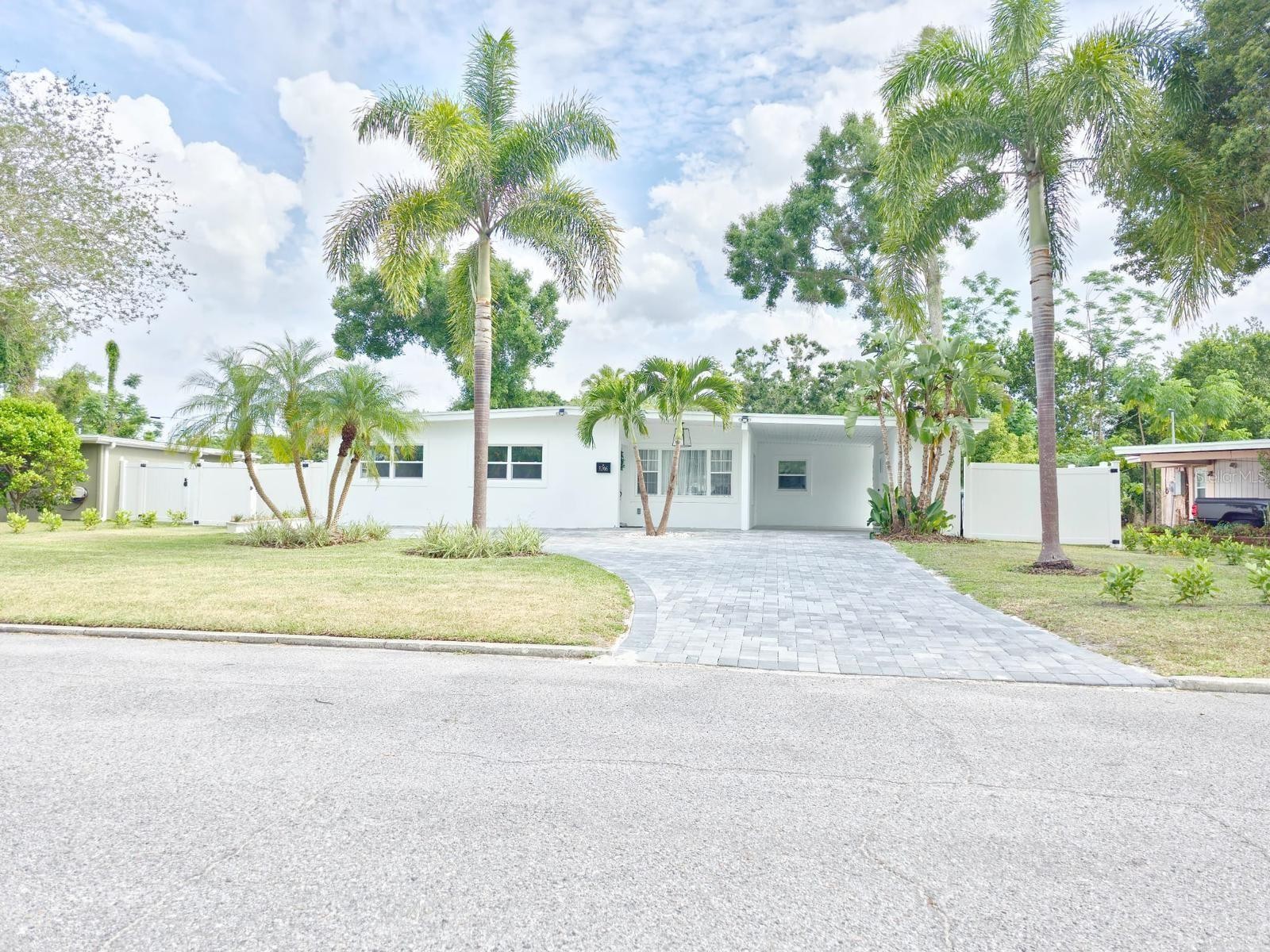 ORLANDO, Florida, 32806, United States, 4 Bedrooms Bedrooms, ,3 BathroomsBathrooms,Residential,For Sale,1879831