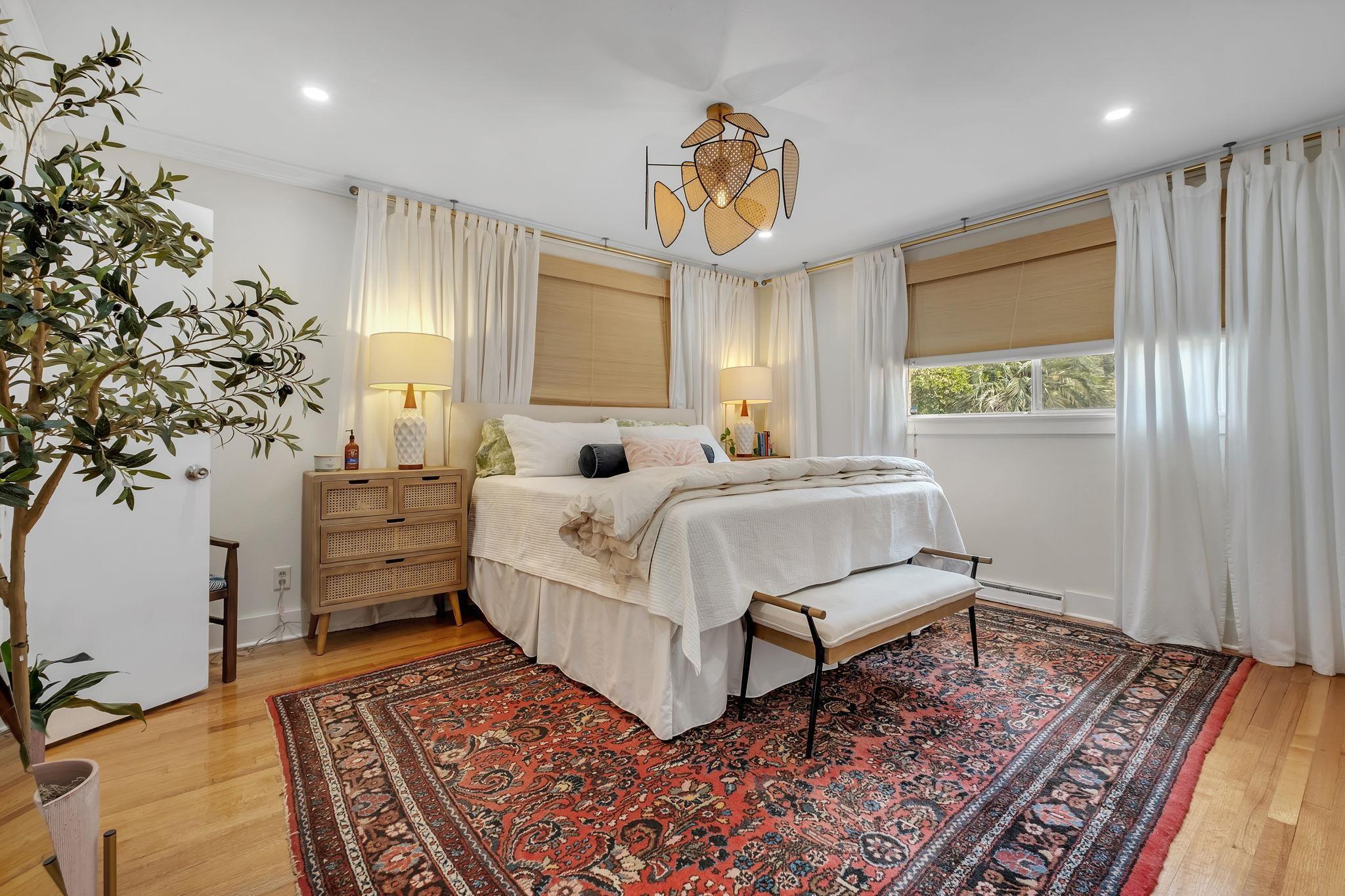 Tallahassee, Florida, 32308, United States, 4 Bedrooms Bedrooms, ,3 BathroomsBathrooms,Residential,For Sale,1965482