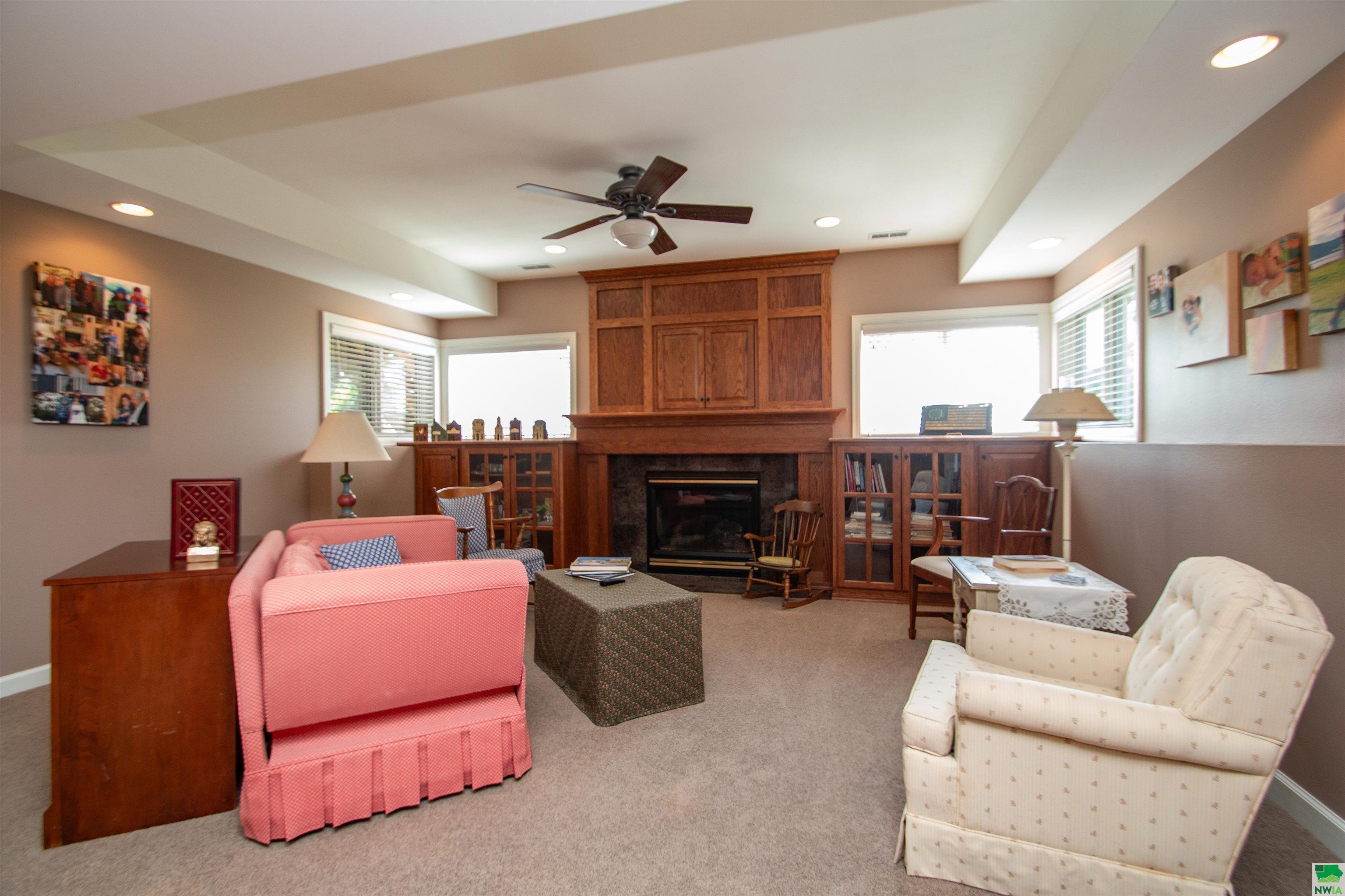 Jefferson, South Dakota, 57038, United States, 5 Bedrooms Bedrooms, ,5 BathroomsBathrooms,Residential,For Sale,1930166