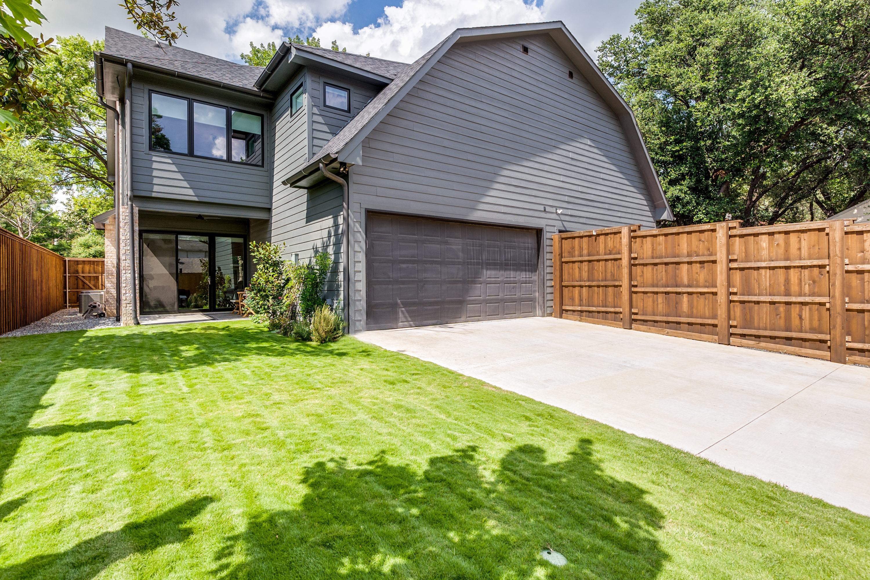  Stylish Single-Family Attached Home in Highland Park’s French Streets - 物件實景