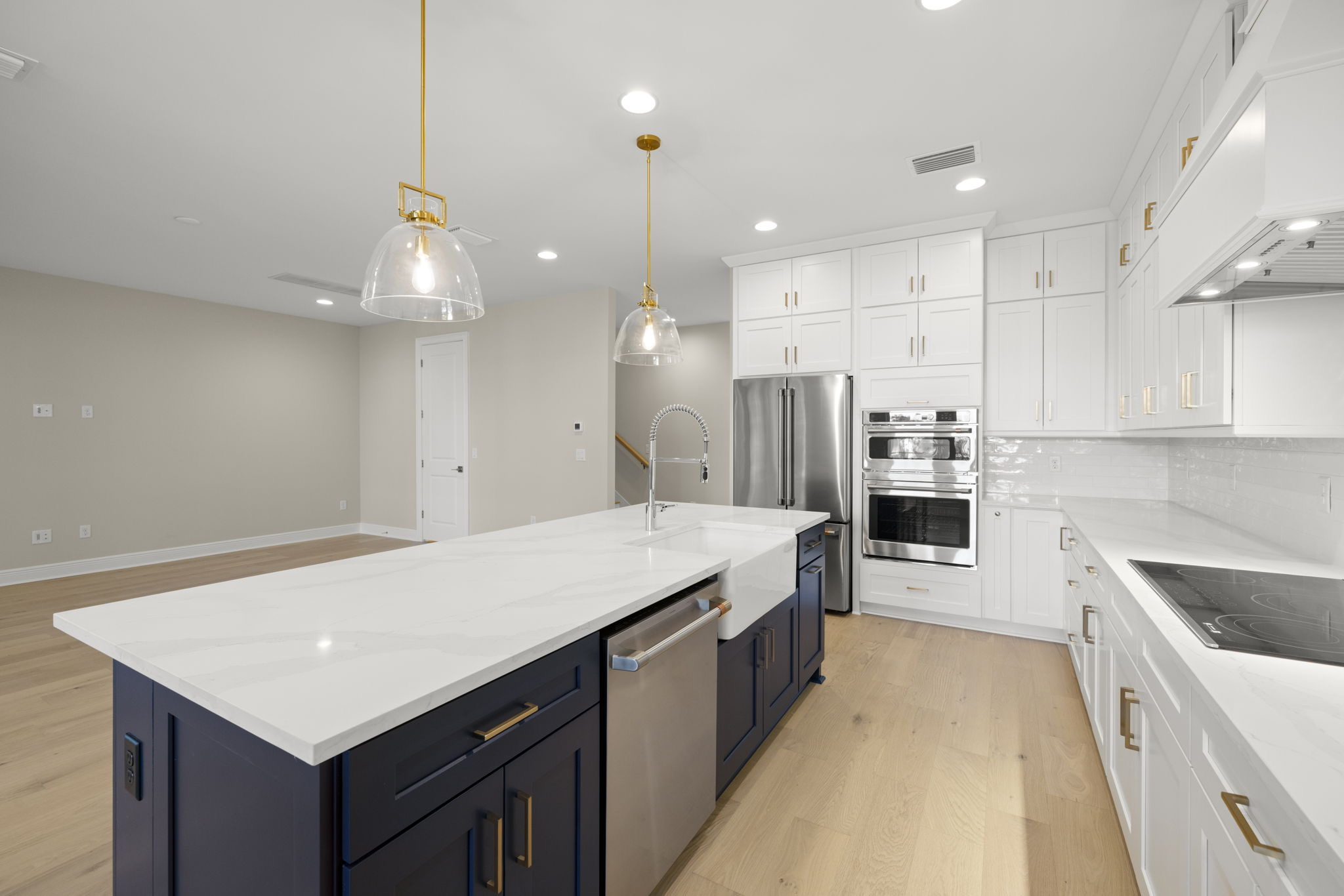 Tampa, Florida, 33629, United States, 4 Bedrooms Bedrooms, ,5 BathroomsBathrooms,Residential,For Sale,1986126