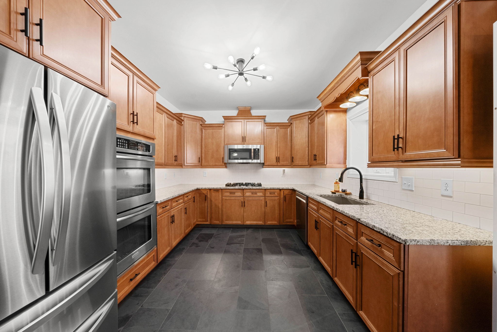 Clarksville, Tennessee, 37043, United States, 5 Bedrooms Bedrooms, ,3 BathroomsBathrooms,Residential,For Sale,2009051