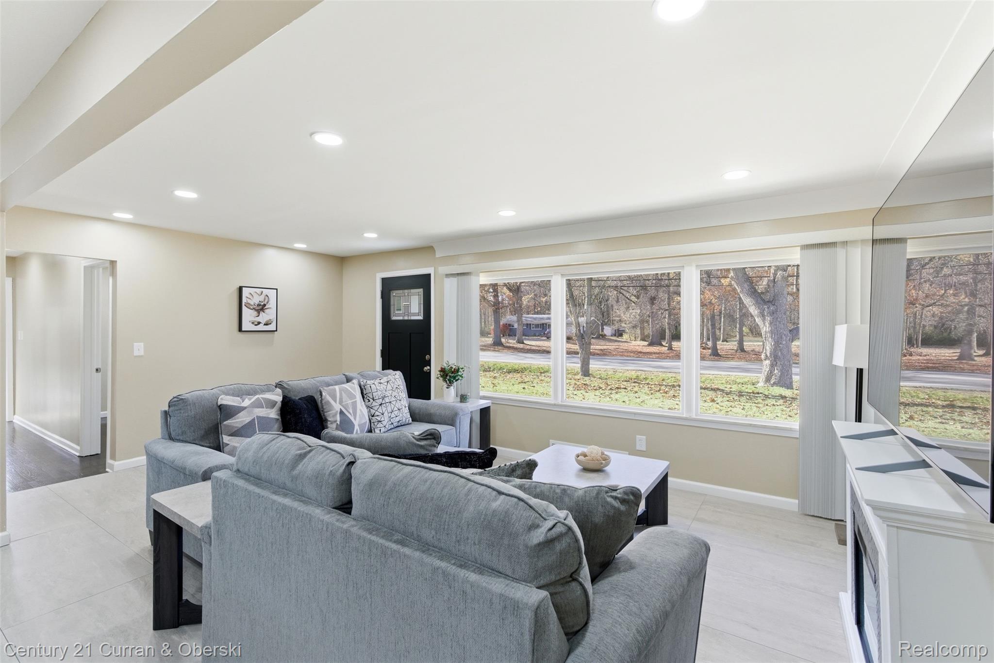 Brownstown Charter Township, Michigan, 48174, United States, 3 Bedrooms Bedrooms, ,2 BathroomsBathrooms,Residential,For Sale,1996649