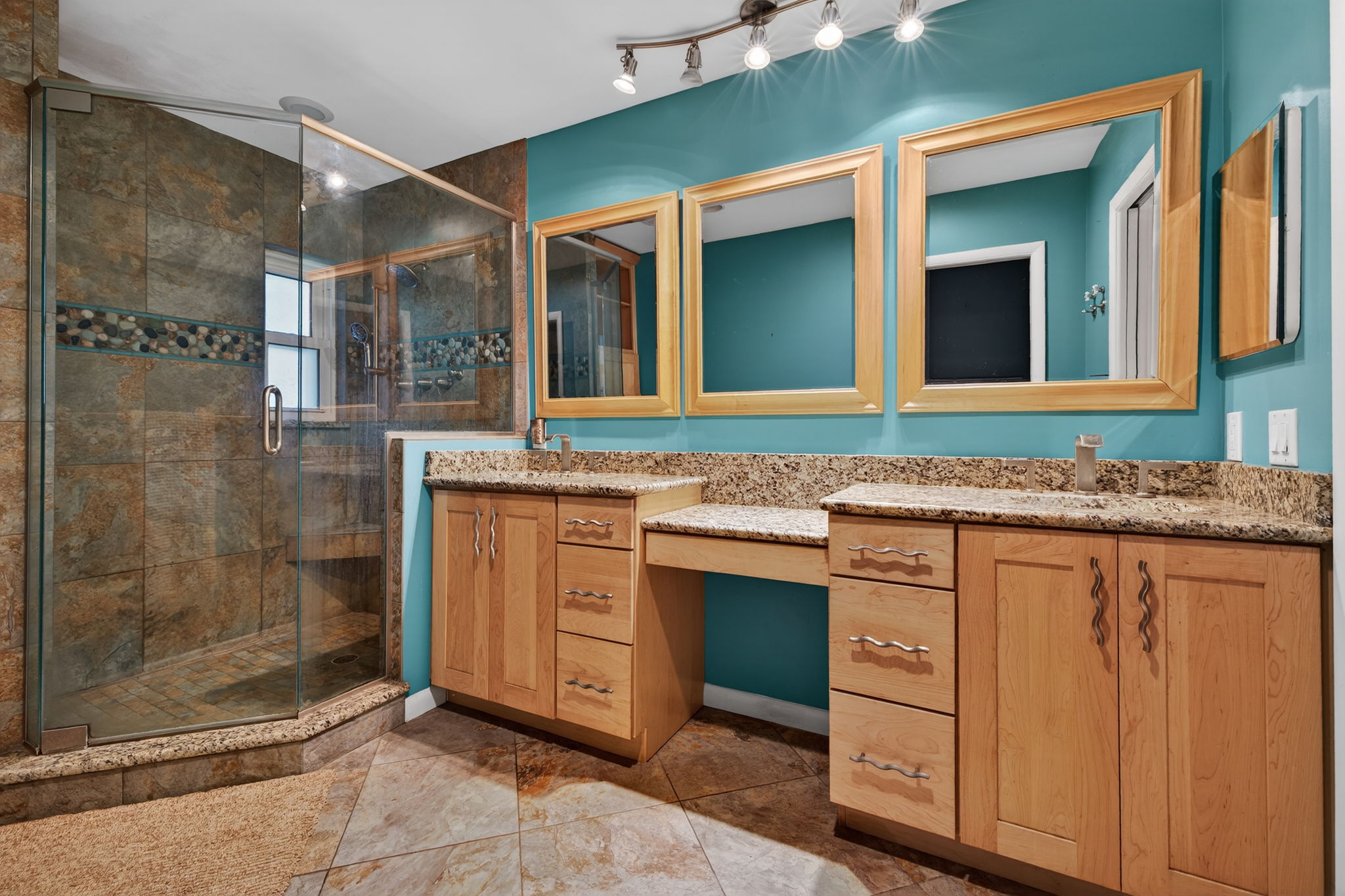 Clearwater, Florida, 33755, United States, 5 Bedrooms Bedrooms, ,3 BathroomsBathrooms,Residential,For Sale,2013064