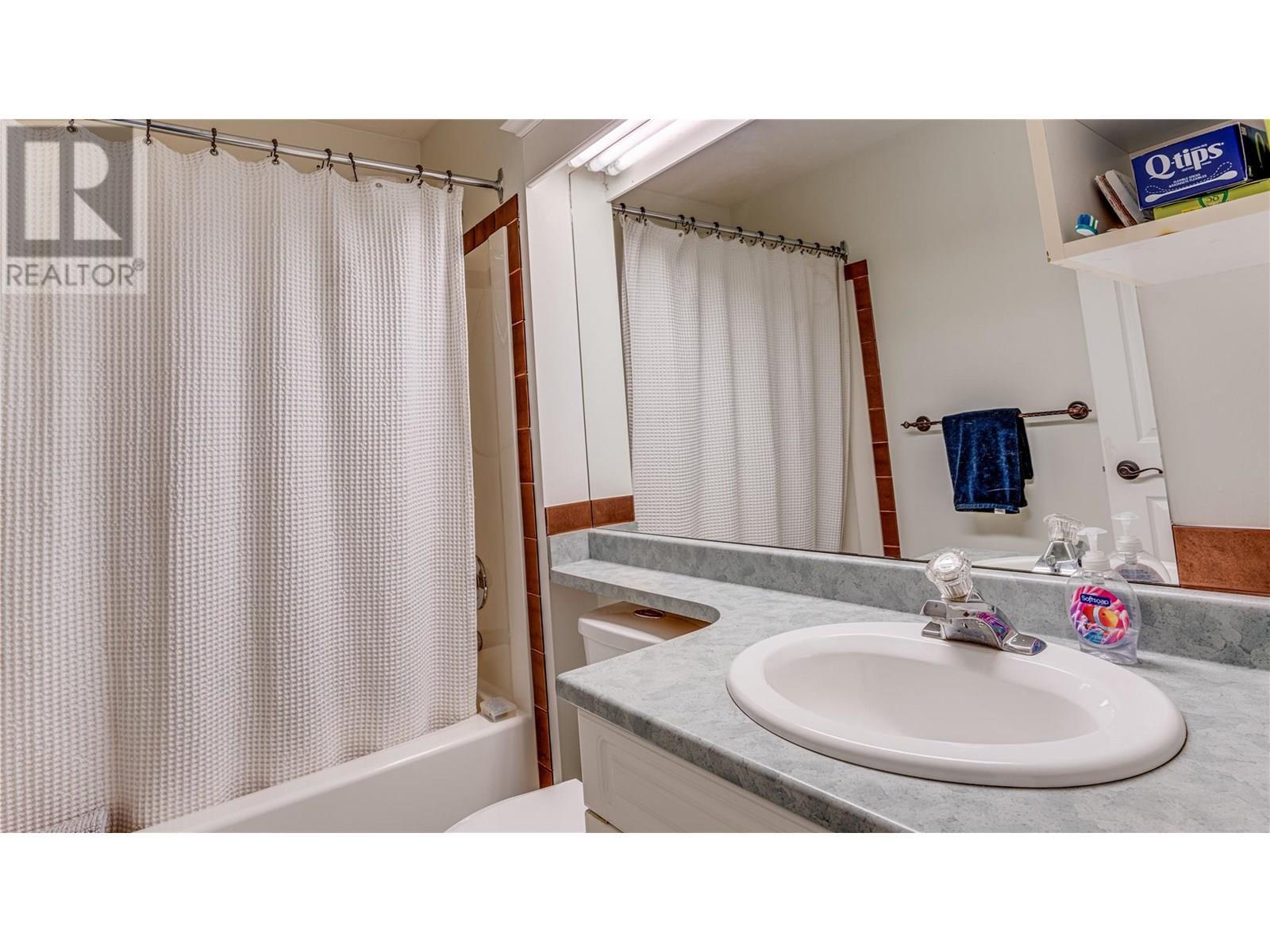 KELOWNA, British Columbia, V1Z 3W5, CA, 2 Bedrooms Bedrooms, ,2 BathroomsBathrooms,Residential,For Sale,1897605
