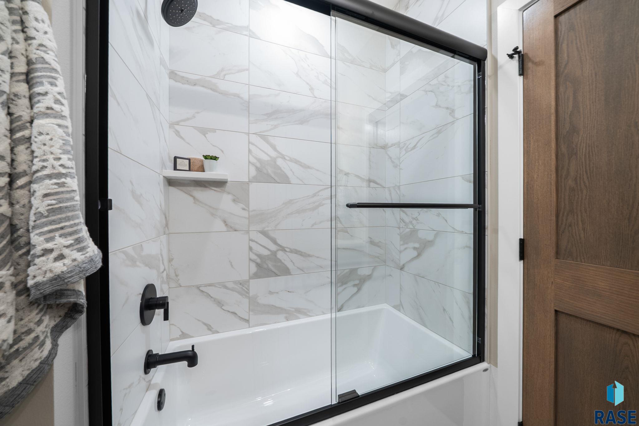 Sioux Falls, South Dakota, 57110, United States, 3 Bedrooms Bedrooms, ,3 BathroomsBathrooms,Residential,For Sale,2001465