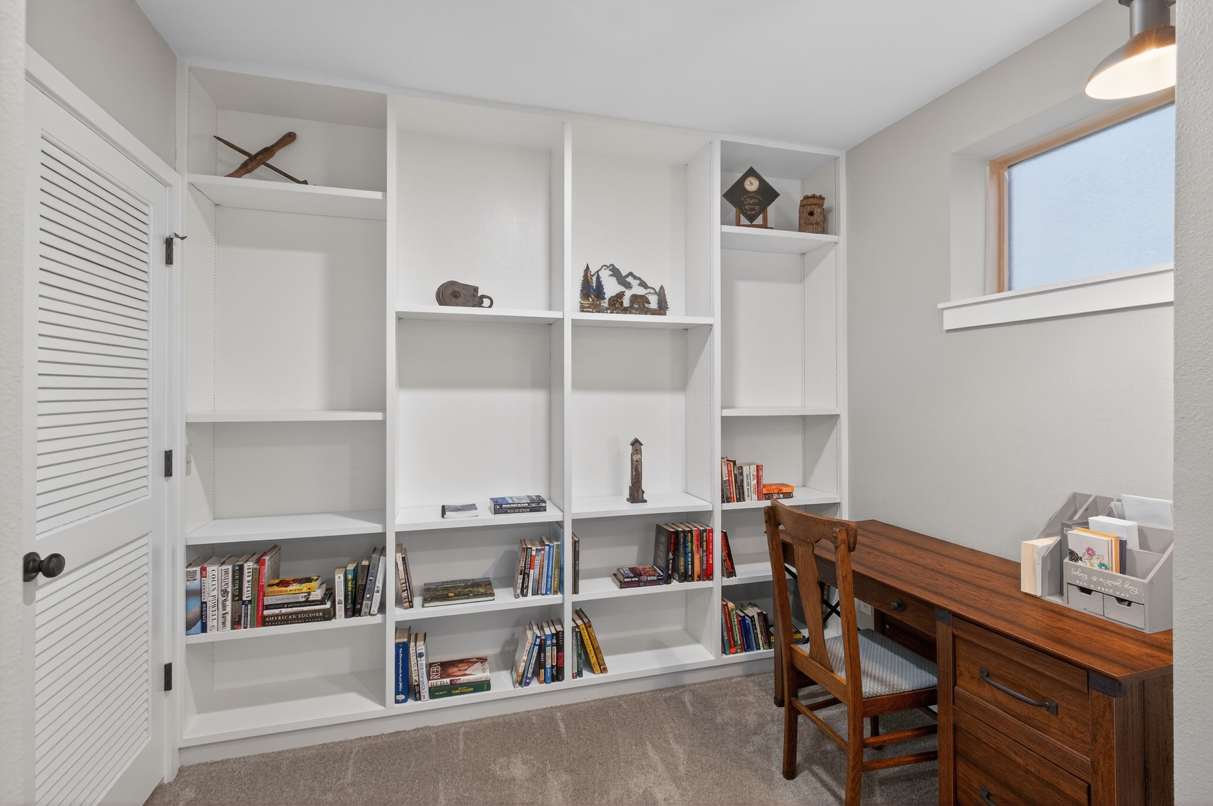  Thoughtfully Updated Throughout - 物件實景