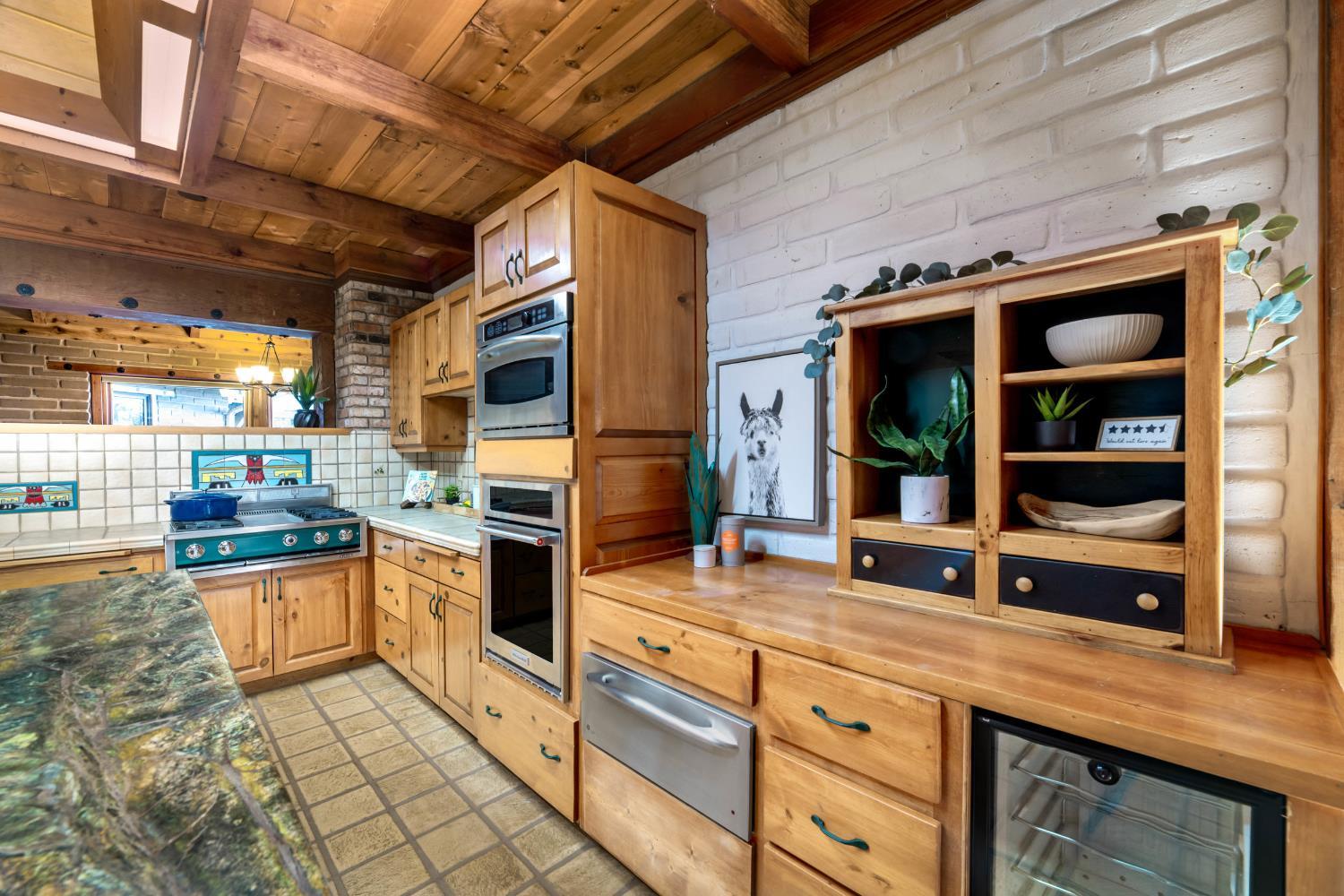 Grass Valley, California, 95949, United States, 3 Bedrooms Bedrooms, ,5 BathroomsBathrooms,Residential,For Sale,2006343