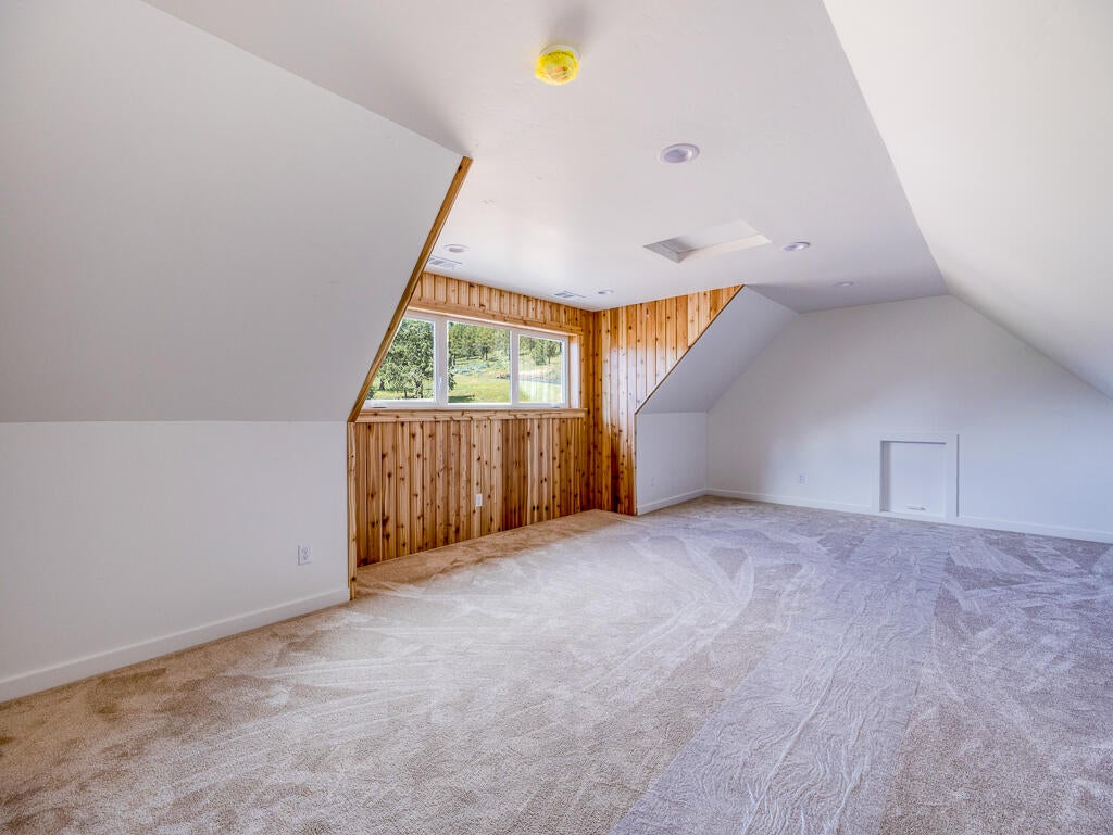 Klamath Falls, Oregon, 97601, United States, 3 Bedrooms Bedrooms, ,3 BathroomsBathrooms,Residential,For Sale,1991237