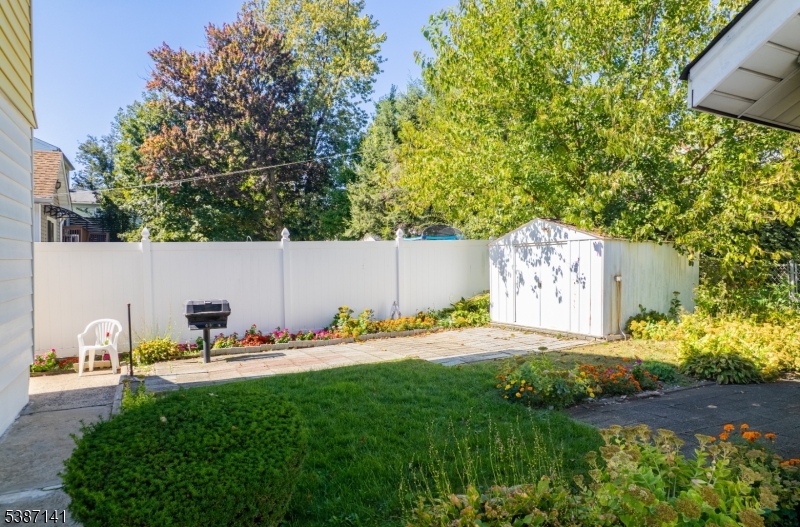 Garwood Boro, New Jersey, 07027, United States, 5 Bedrooms Bedrooms, ,2 BathroomsBathrooms,Residential,For Sale,1987528