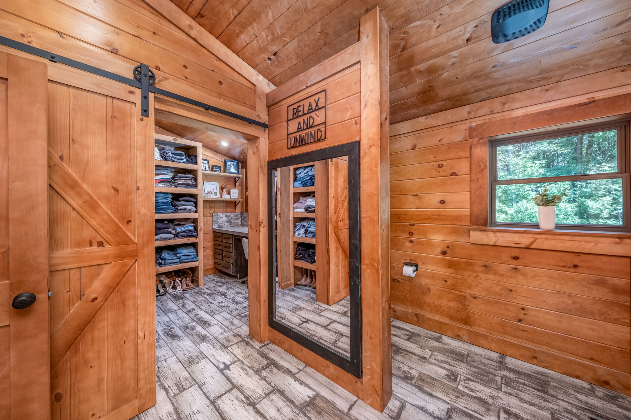 Lakeview, Michigan, 48850, United States, 4 Bedrooms Bedrooms, ,4 BathroomsBathrooms,Residential,For Sale,1943145