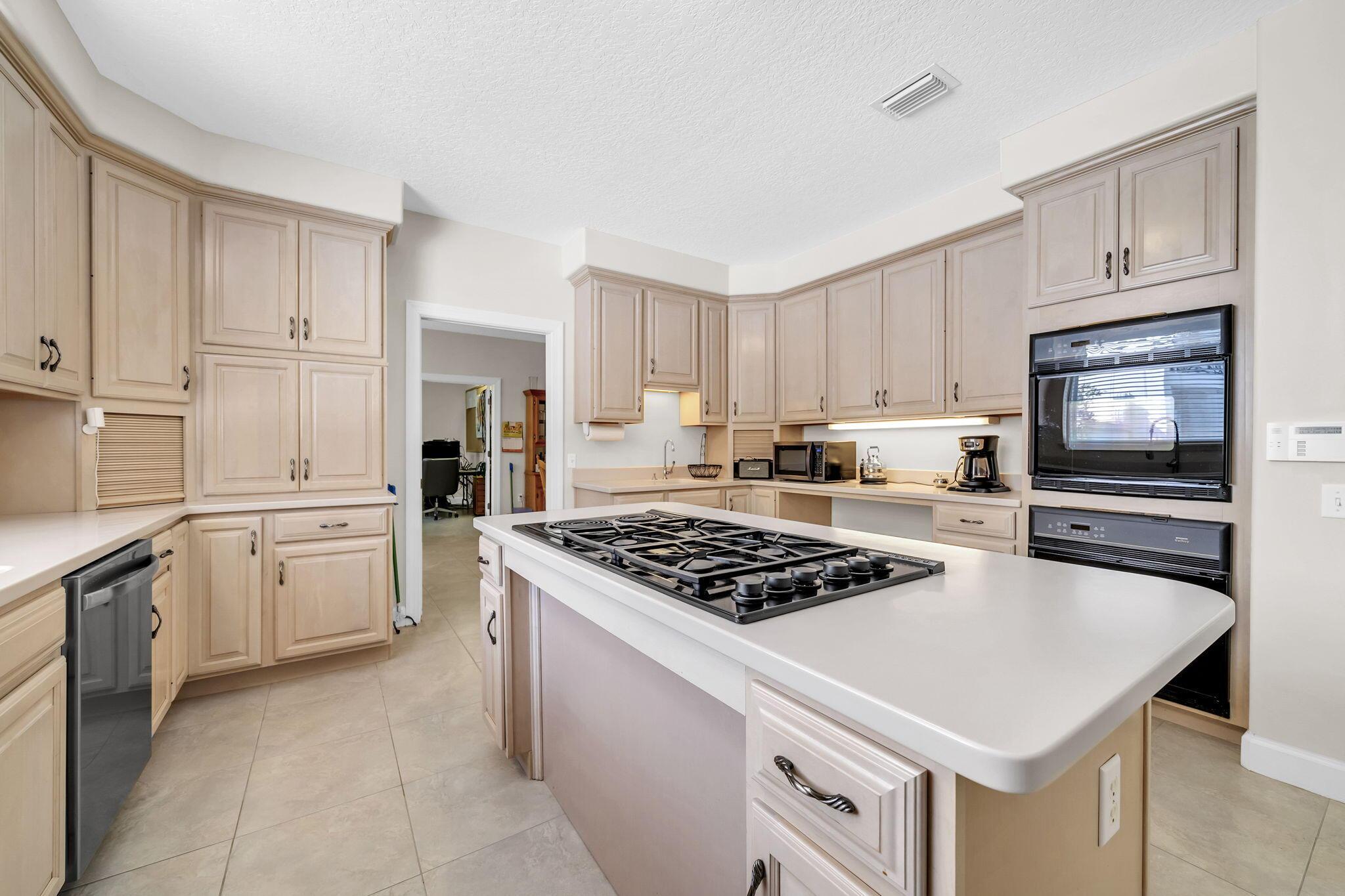 Fort Walton Beach, Florida, 32547, United States, 4 Bedrooms Bedrooms, ,4 BathroomsBathrooms,Residential,For Sale,2008970