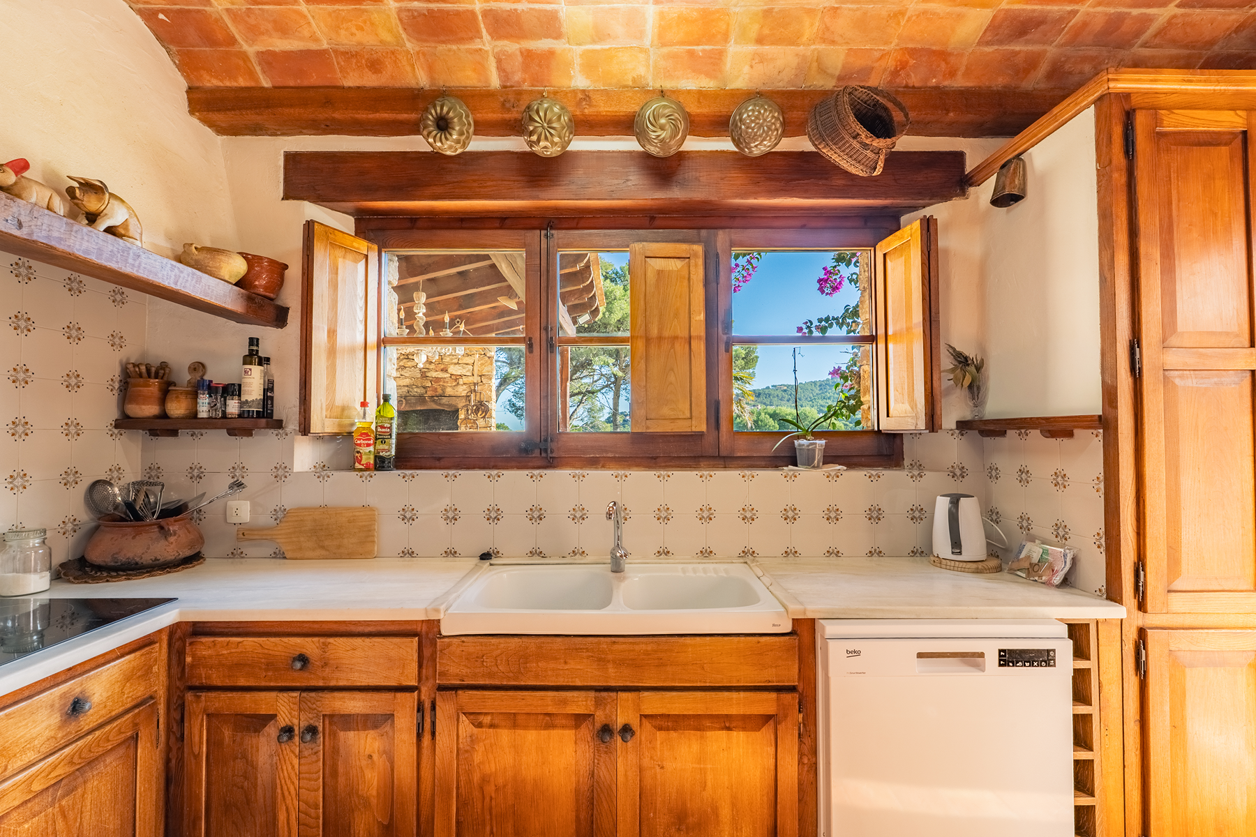  Property second line from the sea, steps from Sa Riera beach, Begur - 物件實景