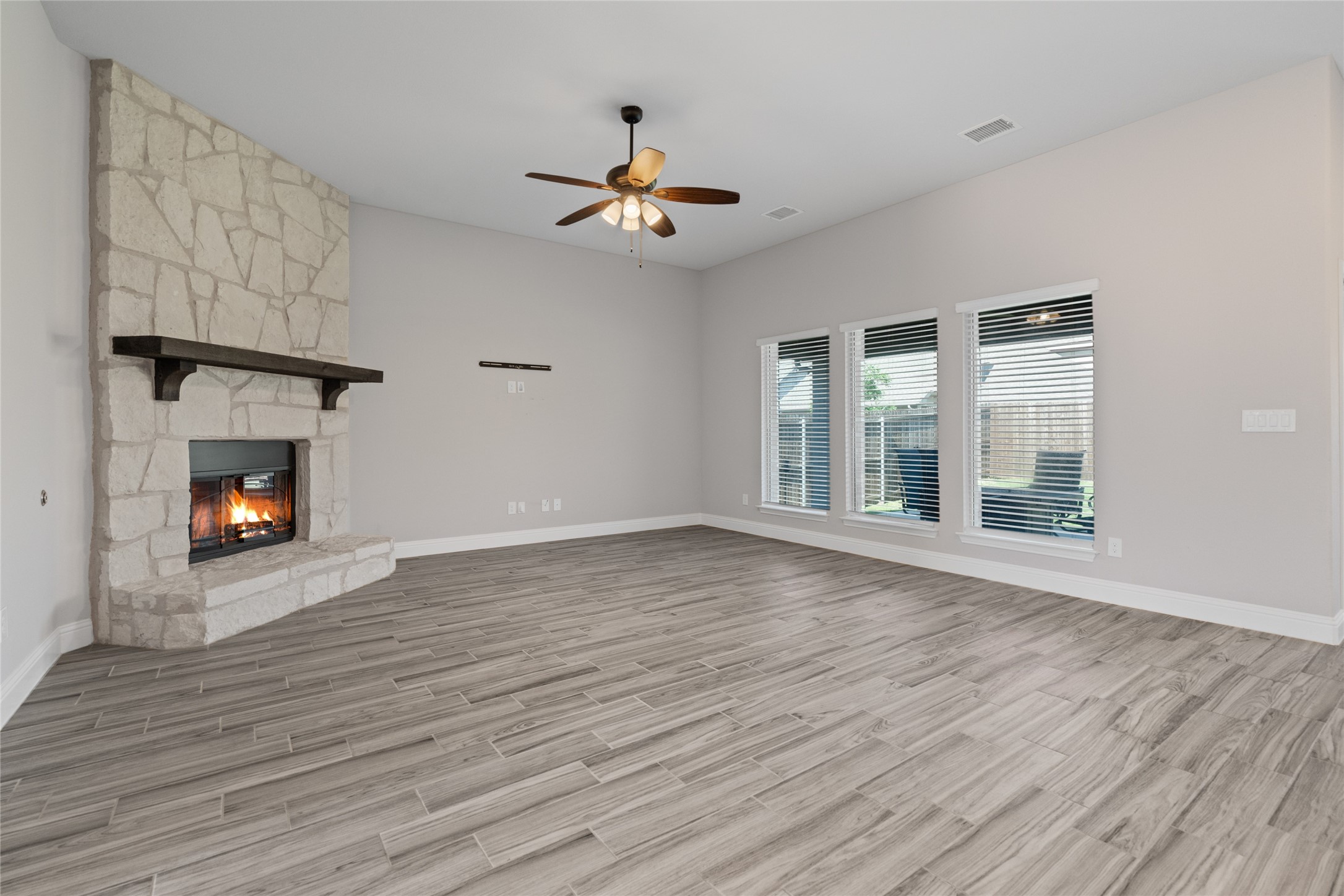 Melissa, Texas, 75454, United States, 4 Bedrooms Bedrooms, ,3 BathroomsBathrooms,Residential,For Sale,1805586