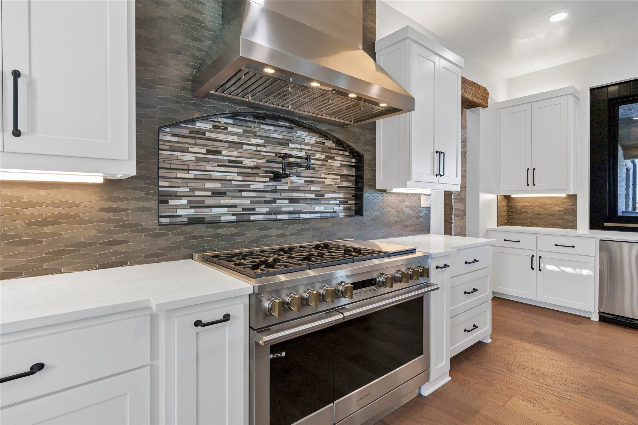 Graford, Texas, 76449, United States, 5 Bedrooms Bedrooms, ,6 BathroomsBathrooms,Residential,For Sale,1980224