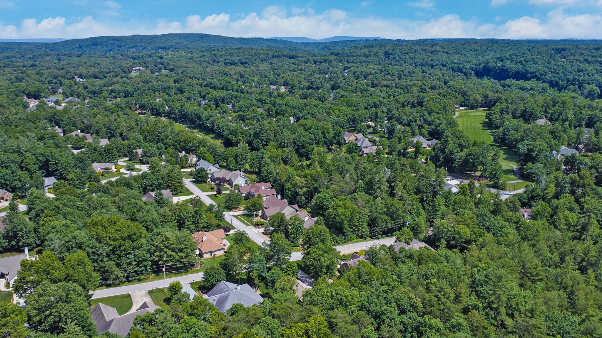 Crossville, Tennessee, 38558, United States, 3 Bedrooms Bedrooms, ,2 BathroomsBathrooms,Residential,For Sale,1975656