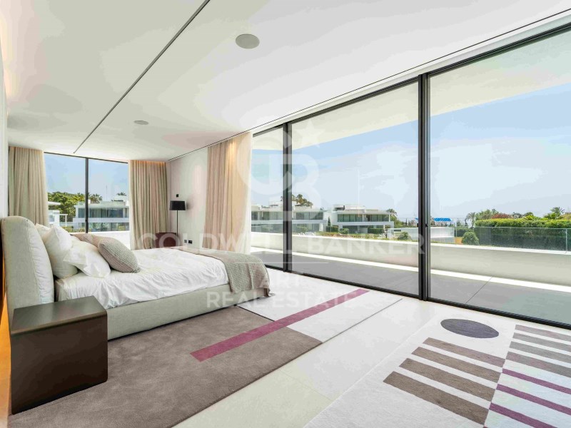 Marbella, Andalusia, ES, 5 Bedrooms Bedrooms, ,5 BathroomsBathrooms,Residential,For Sale,1805166