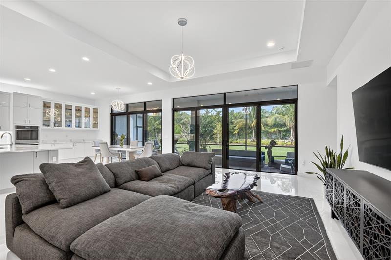 Boynton Beach, Florida, 33473, United States, 4 Bedrooms Bedrooms, ,5 BathroomsBathrooms,Residential,For Sale,2000646