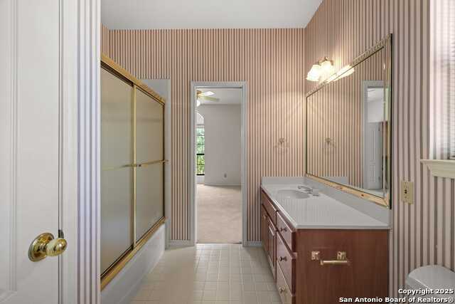 Kerrville, Texas, 78028, United States, 3 Bedrooms Bedrooms, ,4 BathroomsBathrooms,Residential,For Sale,1910535