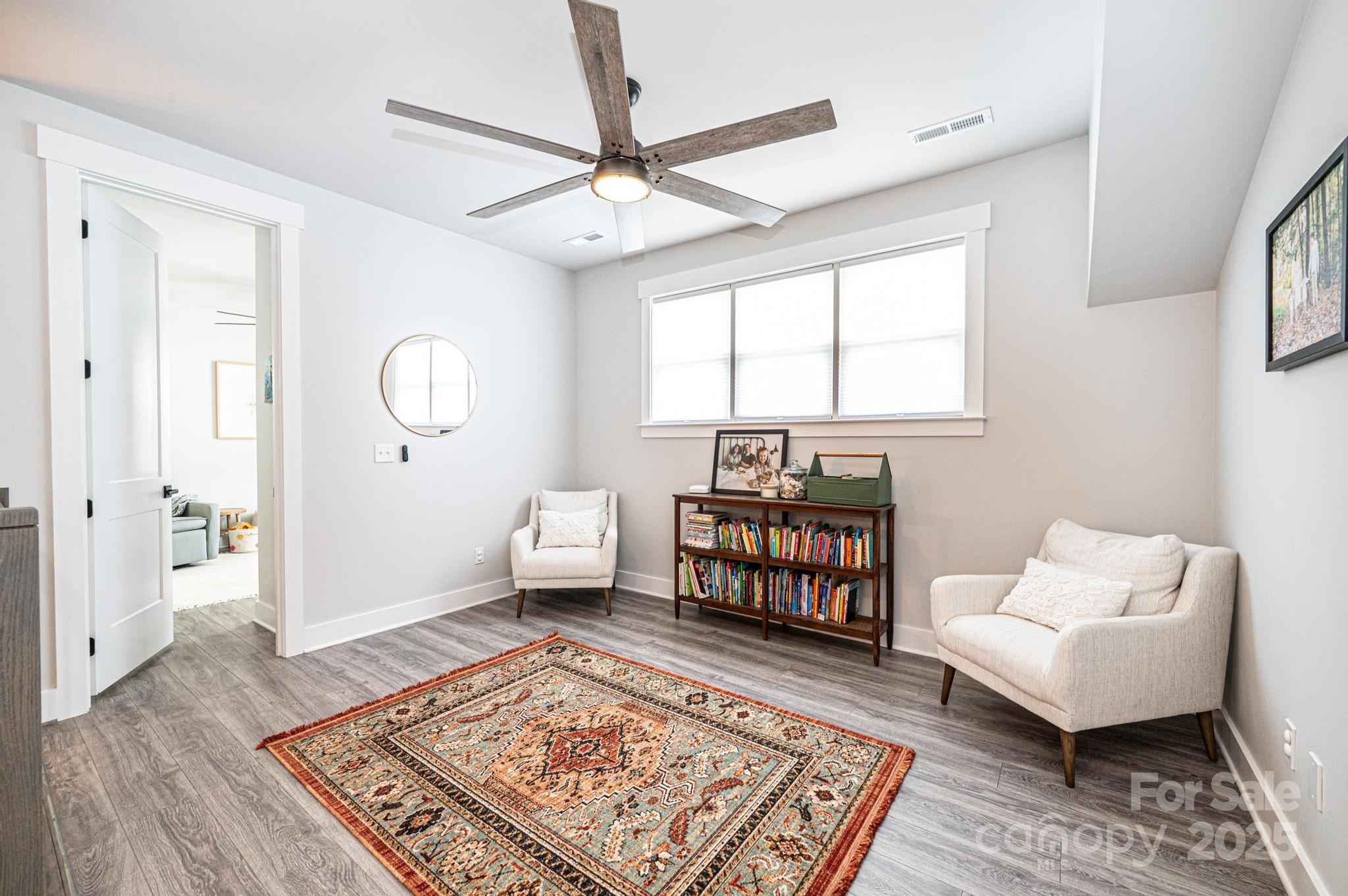 Hickory, North Carolina, 28601, United States, 4 Bedrooms Bedrooms, ,4 BathroomsBathrooms,Residential,For Sale,1850050
