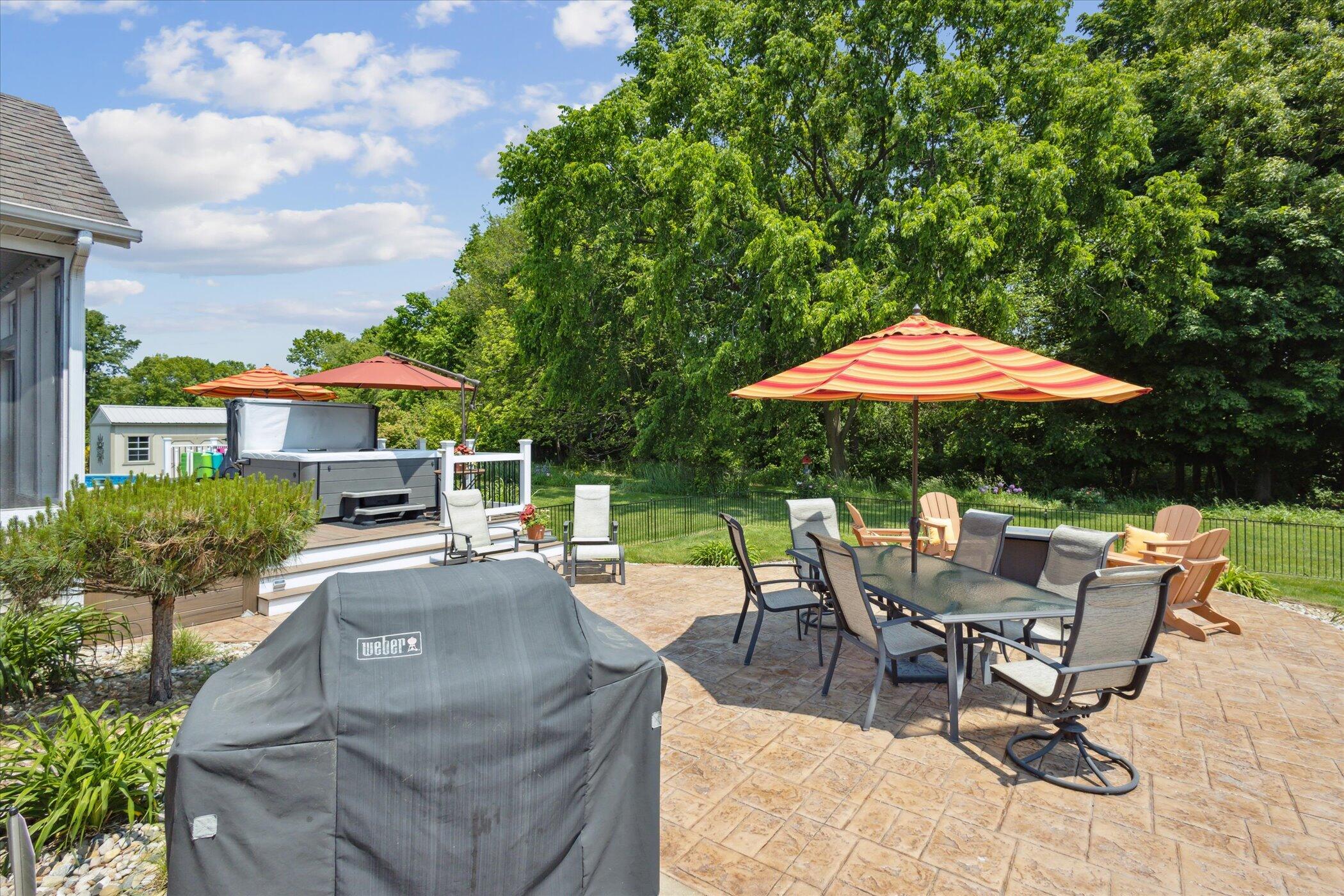 Edwardsburg, Michigan, 49112, United States, 4 Bedrooms Bedrooms, ,4 BathroomsBathrooms,Residential,For Sale,1989598