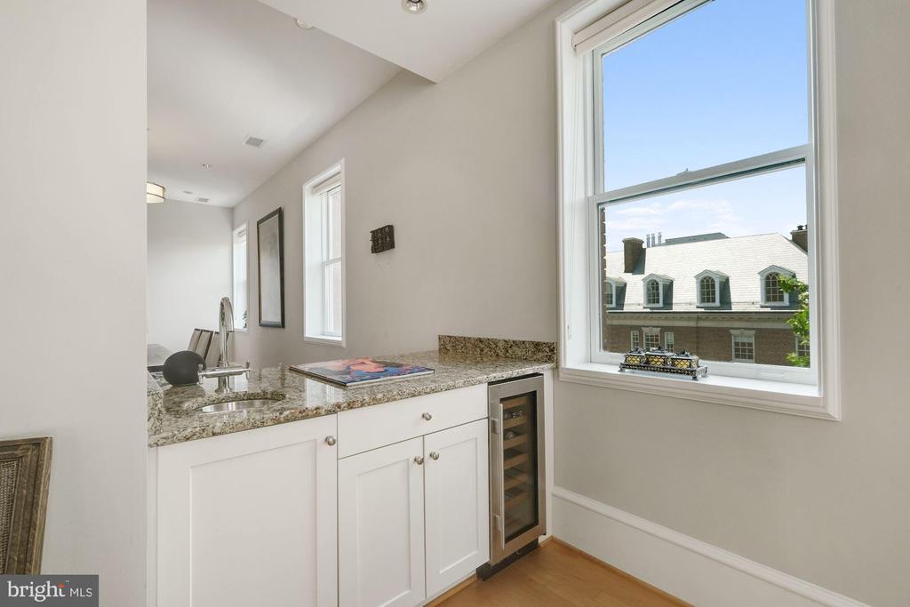 Washington, District of Columbia, 20009, United States, 3 Bedrooms Bedrooms, ,3 BathroomsBathrooms,Residential,For Sale,1987396