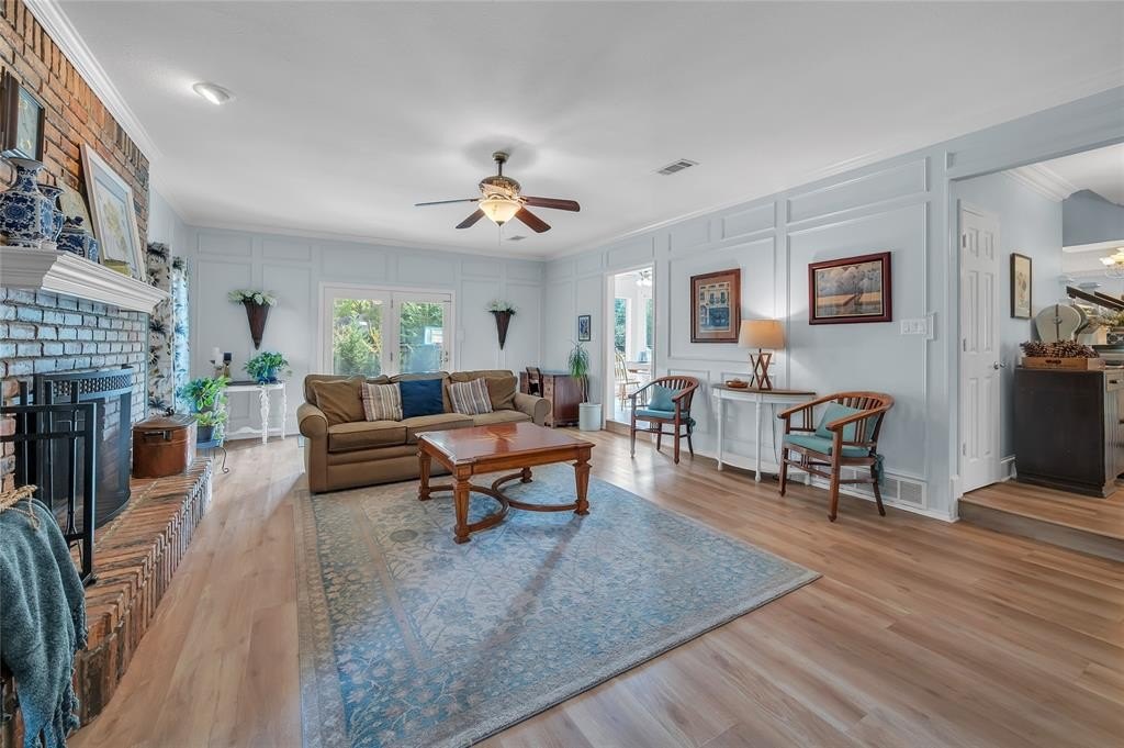 Bedford, Texas, 76021, United States, 4 Bedrooms Bedrooms, ,4 BathroomsBathrooms,Residential,For Sale,1978202