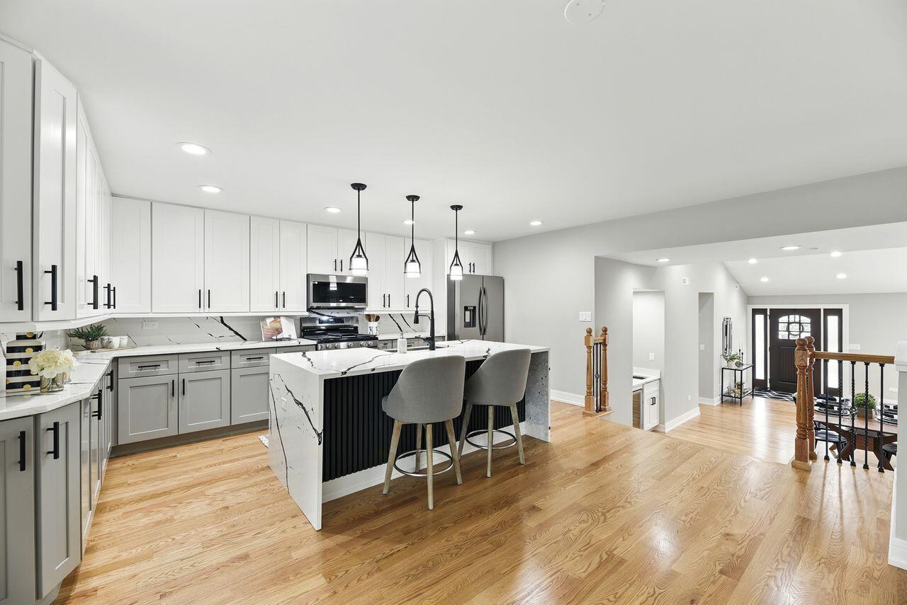 New Buffalo, Michigan, 49117, United States, 4 Bedrooms Bedrooms, ,3 BathroomsBathrooms,Residential,For Sale,1992031