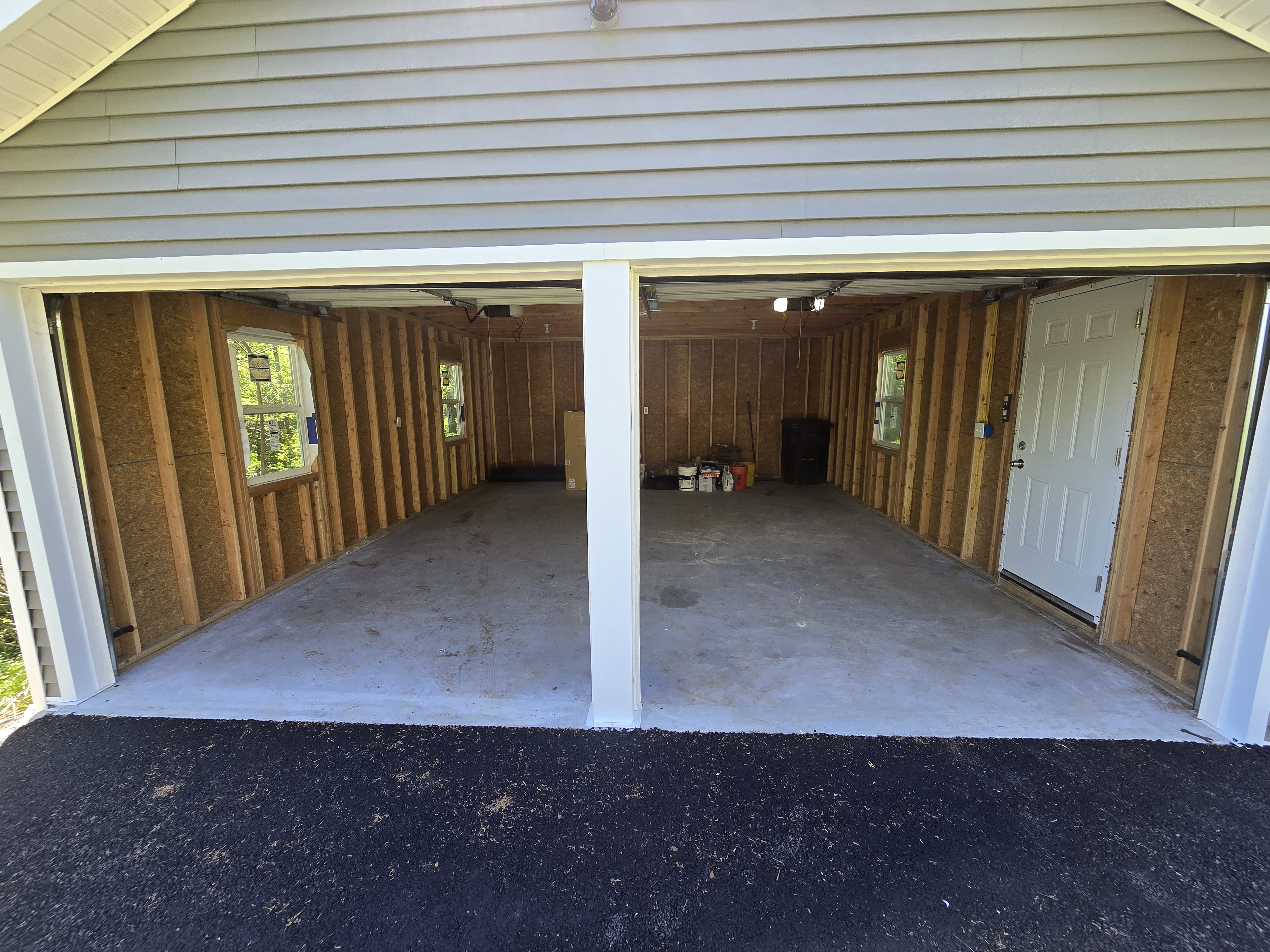 Beacon Falls, Connecticut, 06403, United States, 5 Bedrooms Bedrooms, ,2 BathroomsBathrooms,Residential,For Sale,2045464