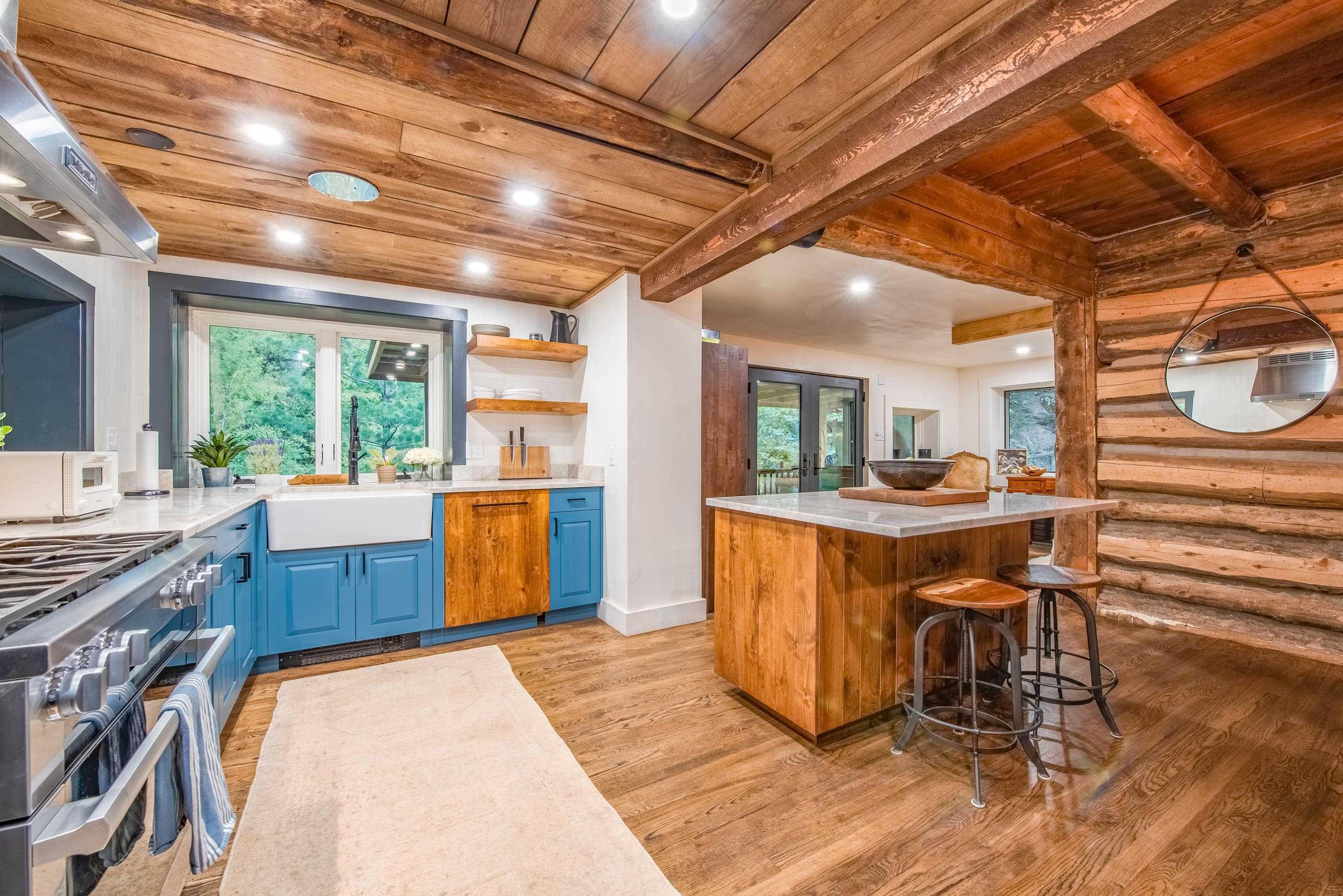 Taos, New Mexico, 87571, United States, 2 Bedrooms Bedrooms, ,2 BathroomsBathrooms,Residential,For Sale,1829499