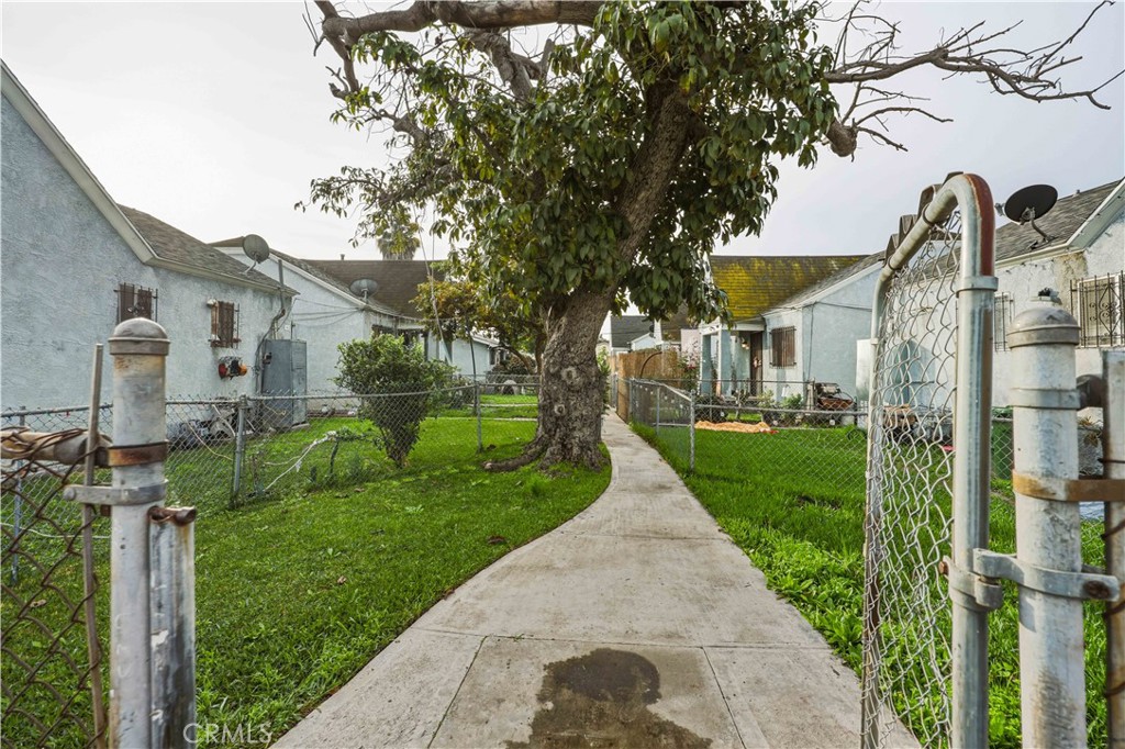 Compton, California, 90221, United States, ,Residential,For Sale,2008611