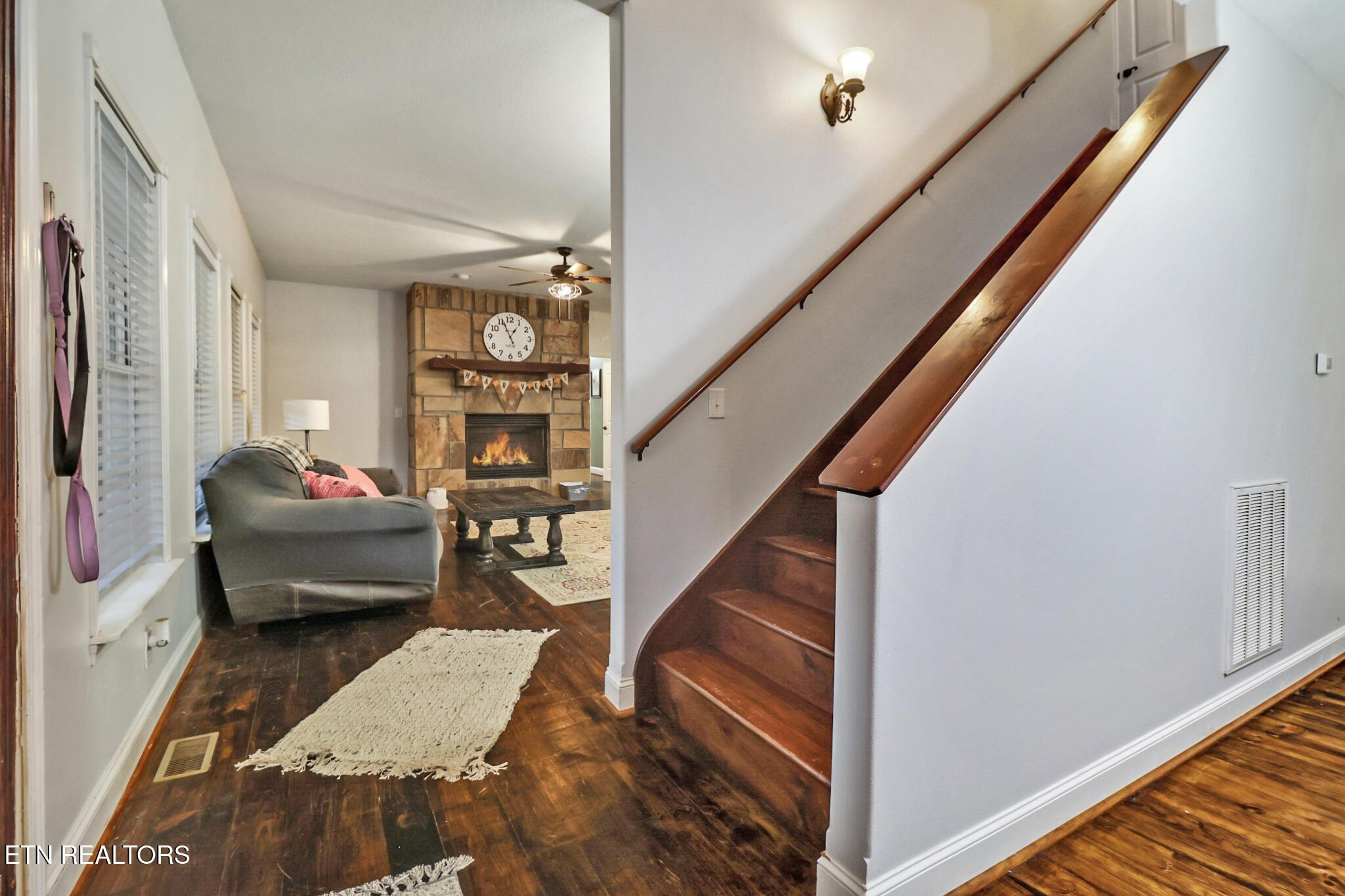 Crossville, Tennessee, 38572, United States, 2 Bedrooms Bedrooms, ,3 BathroomsBathrooms,Residential,For Sale,1998694