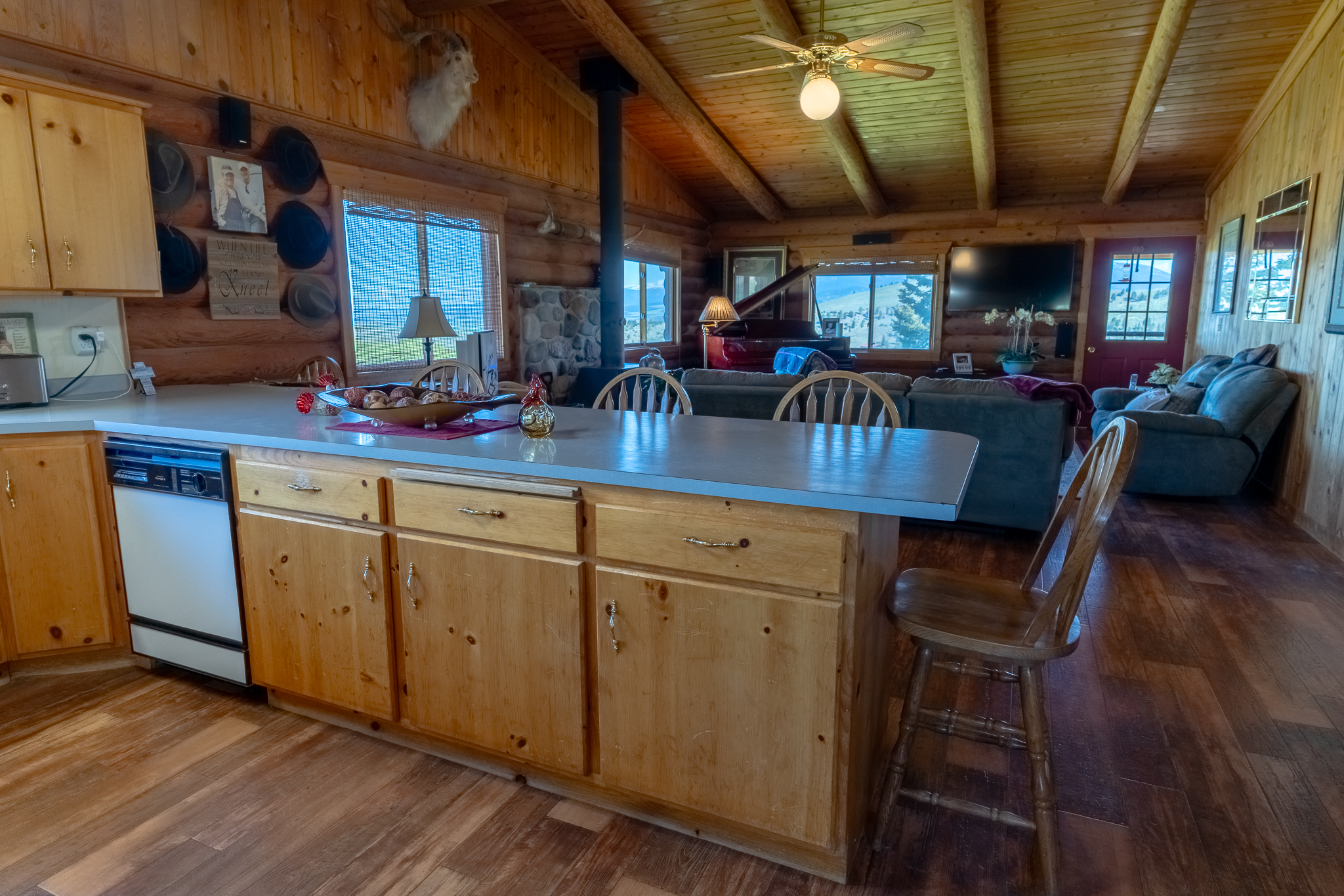 Townsend, Montana, 59644, United States, 4 Bedrooms Bedrooms, ,3 BathroomsBathrooms,Residential,For Sale,1841614