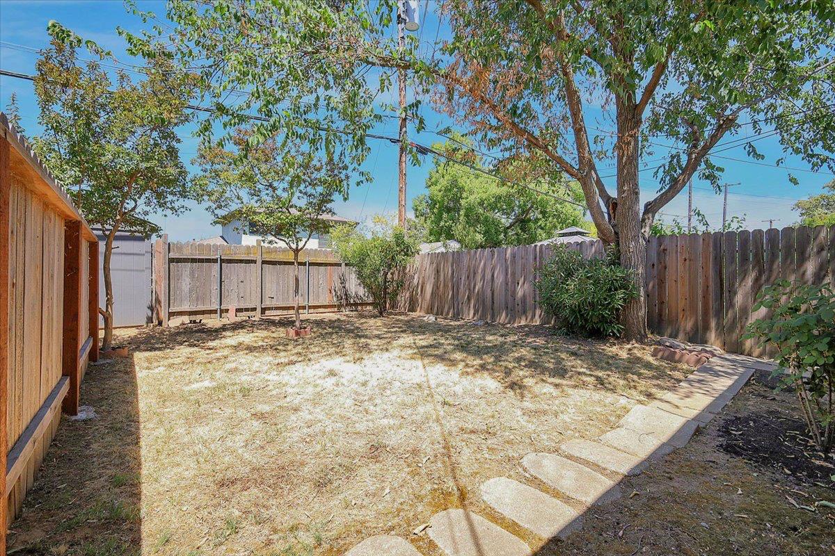 Sacramento, California, 95822, United States, 3 Bedrooms Bedrooms, ,2 BathroomsBathrooms,Residential,For Sale,1912719