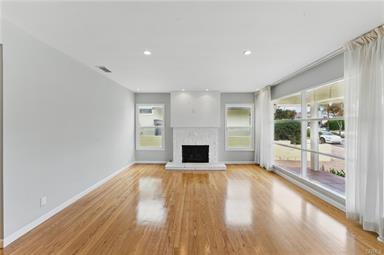 Redondo Beach, California, 90277, United States, 3 Bedrooms Bedrooms, ,2 BathroomsBathrooms,Residential,For Sale,1798298